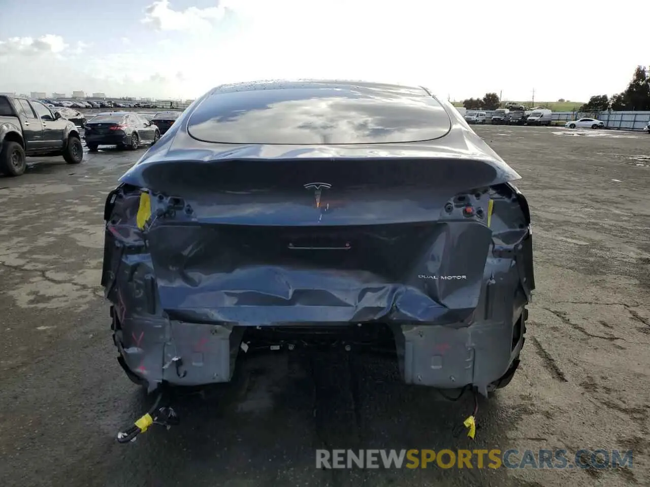 6 Photograph of a damaged car 7SAYGDEE1PF647967 TESLA MODEL Y 2023