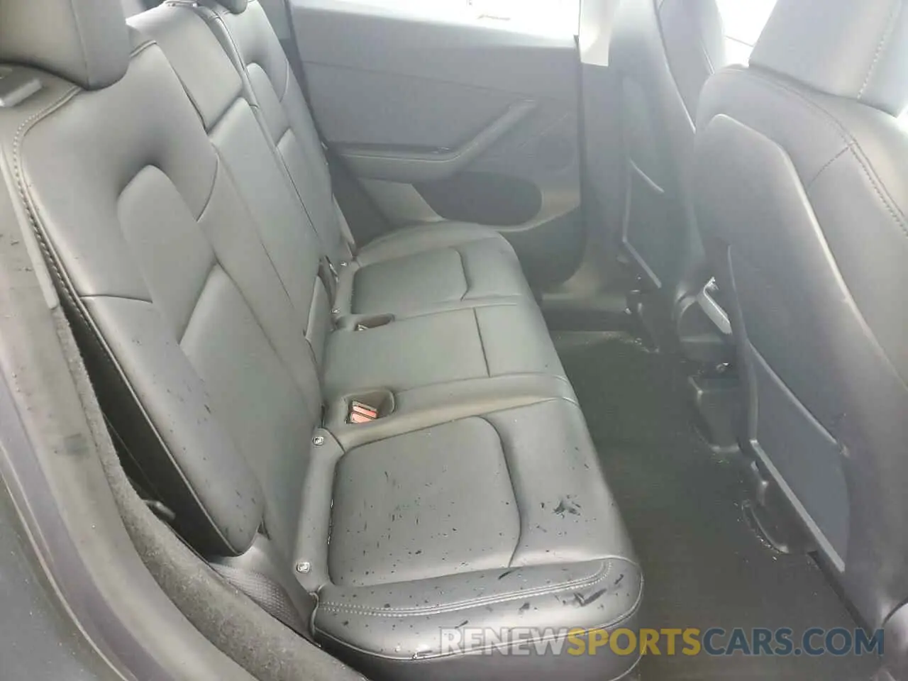 10 Photograph of a damaged car 7SAYGDEE1PF684209 TESLA MODEL Y 2023
