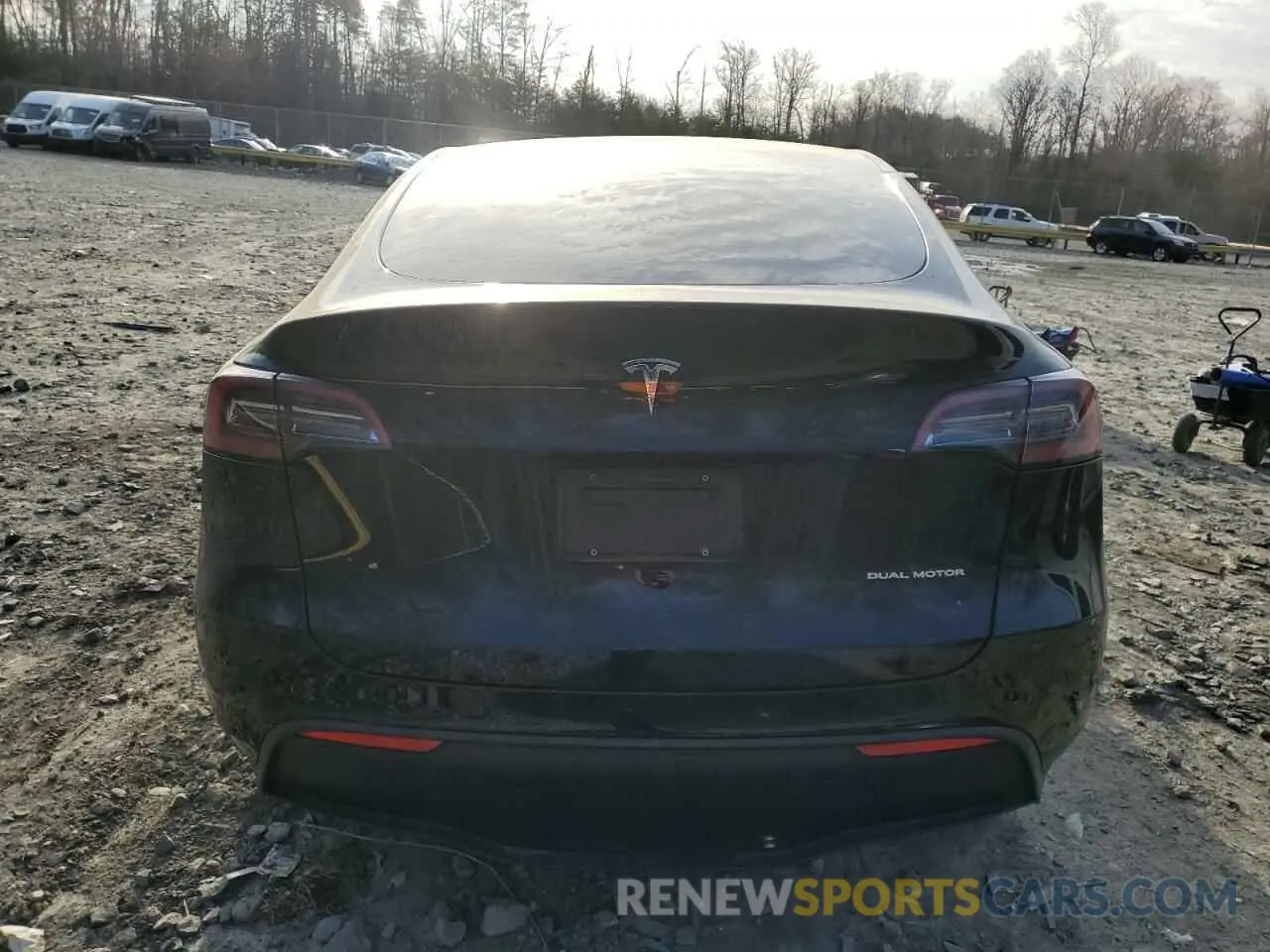 6 Photograph of a damaged car 7SAYGDEE1PF693055 TESLA MODEL Y 2023