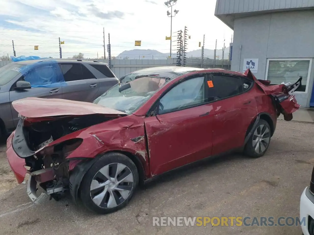 1 Photograph of a damaged car 7SAYGDEE1PF713580 TESLA MODEL Y 2023