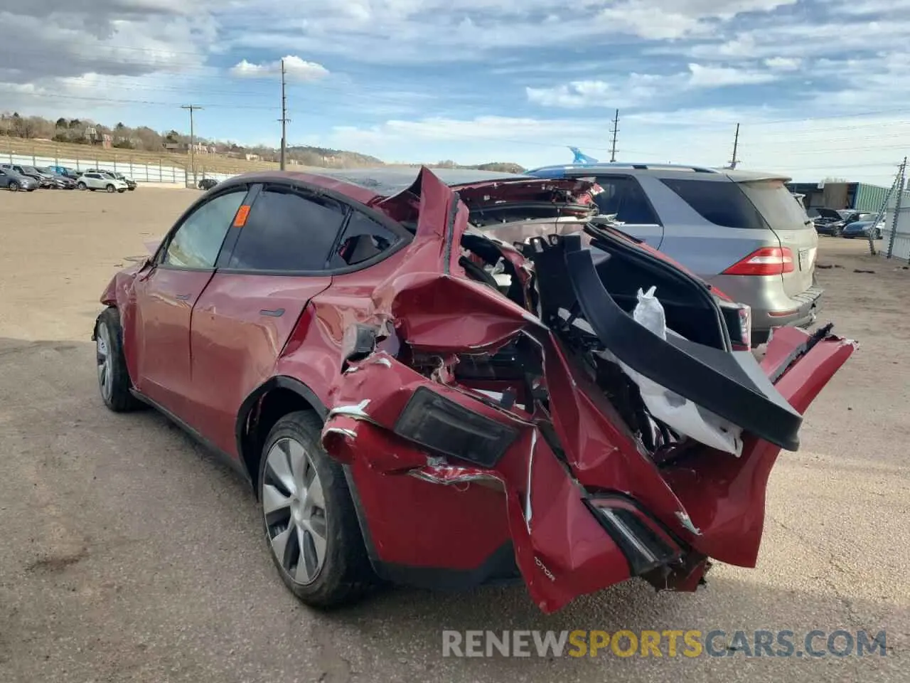 2 Photograph of a damaged car 7SAYGDEE1PF713580 TESLA MODEL Y 2023
