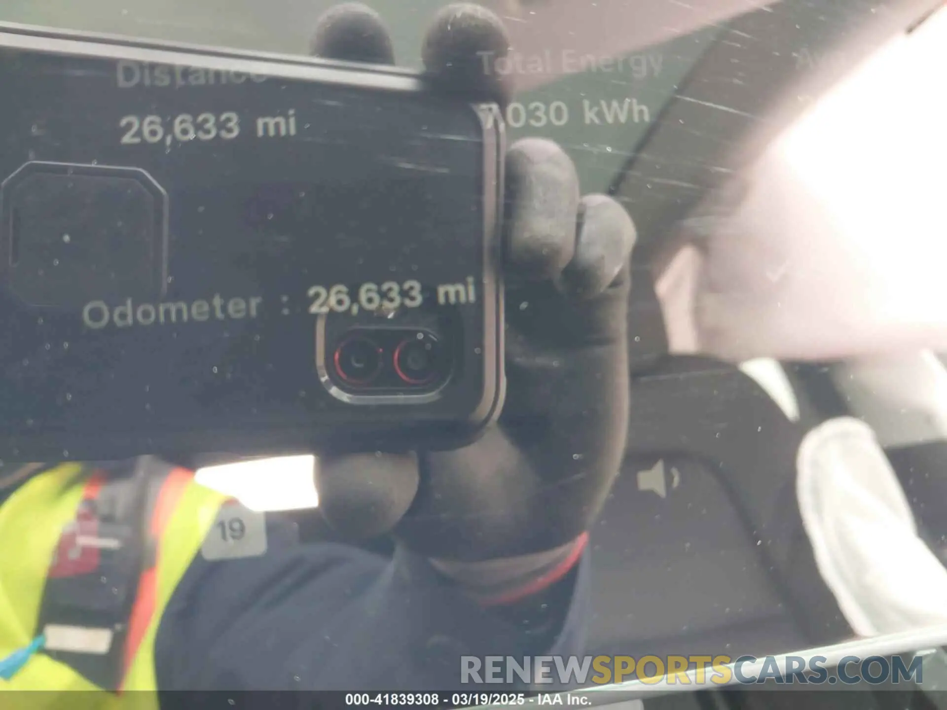 15 Photograph of a damaged car 7SAYGDEE1PF748426 TESLA MODEL Y 2023