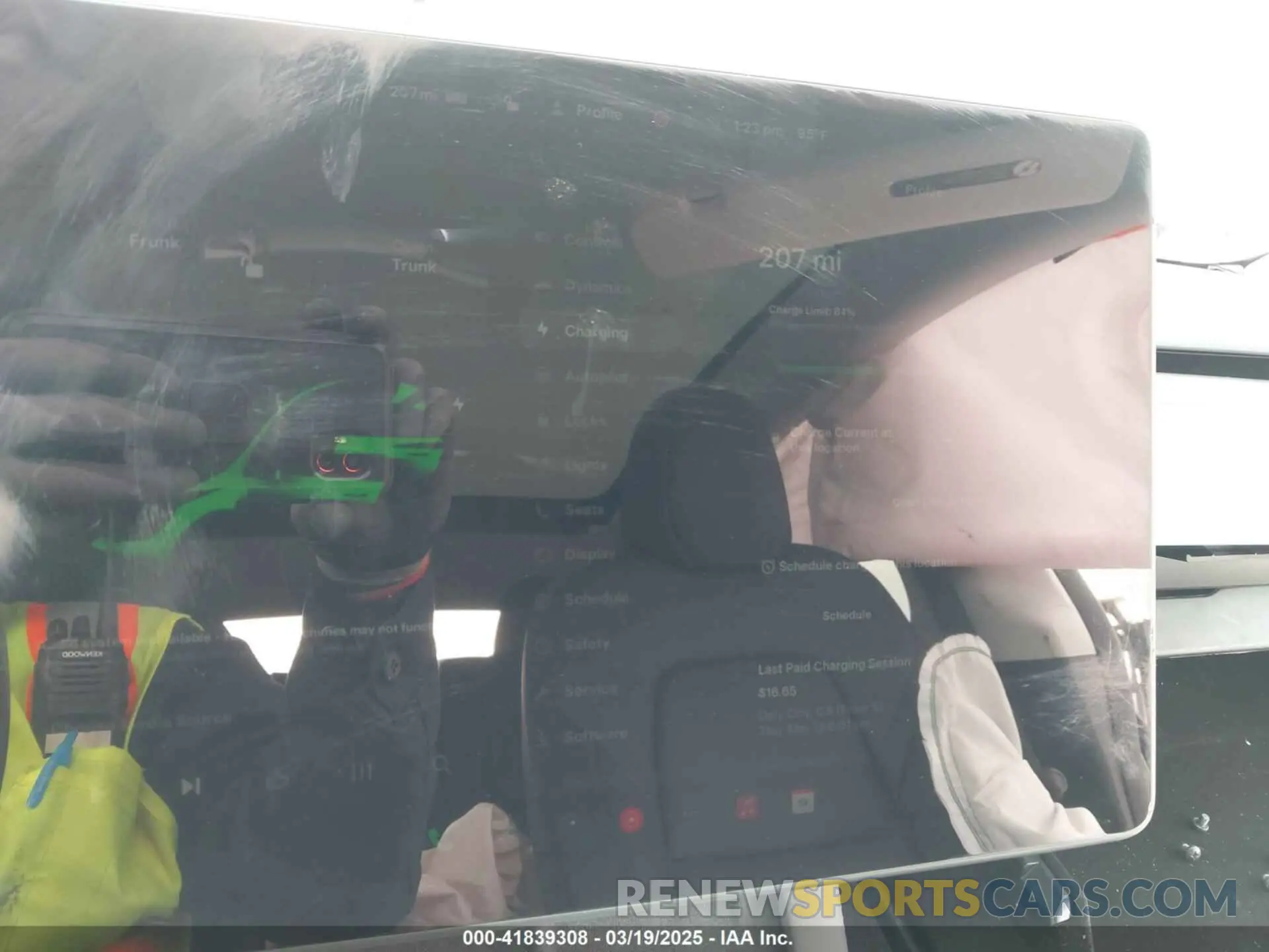 17 Photograph of a damaged car 7SAYGDEE1PF748426 TESLA MODEL Y 2023