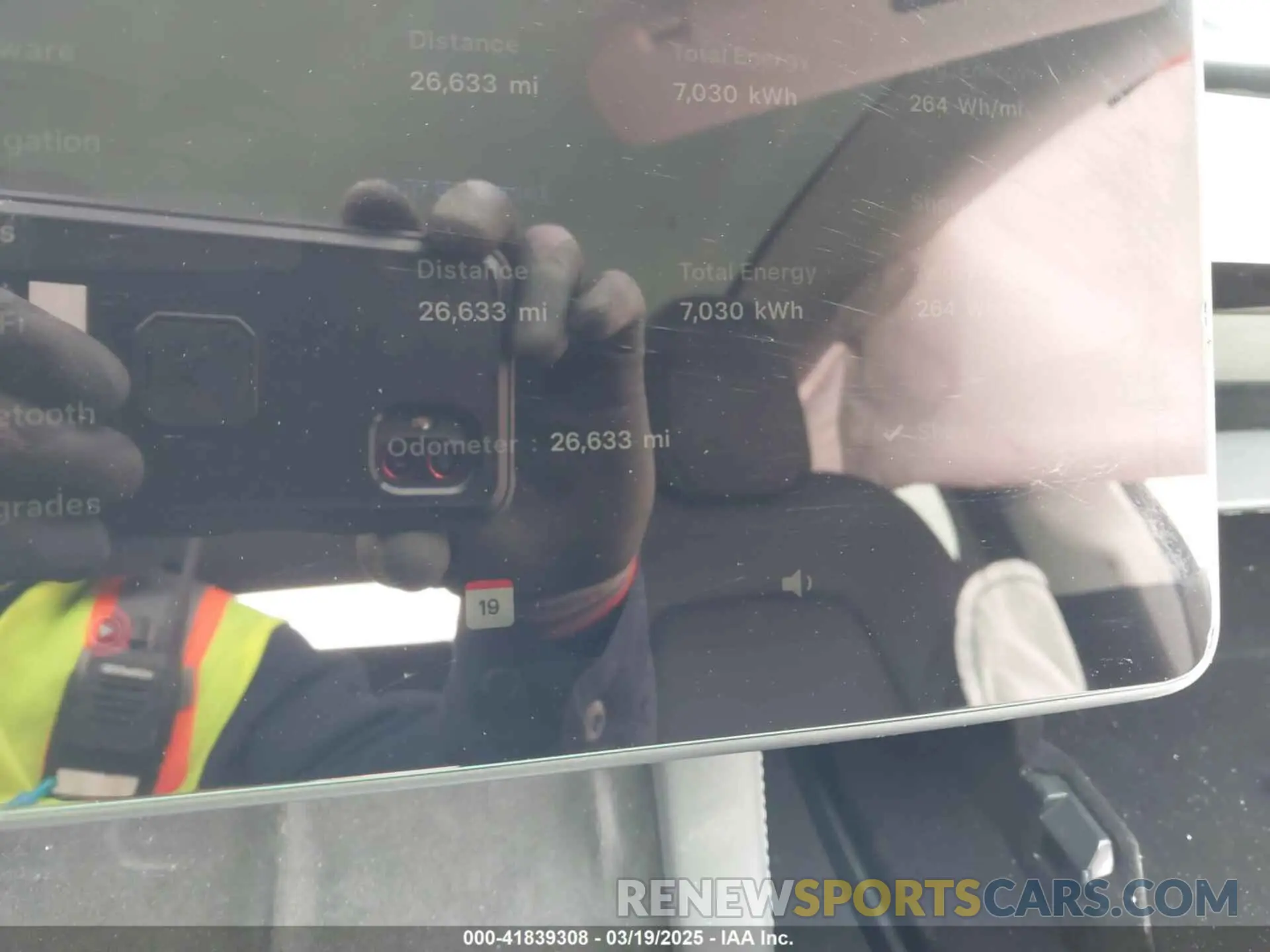 7 Photograph of a damaged car 7SAYGDEE1PF748426 TESLA MODEL Y 2023