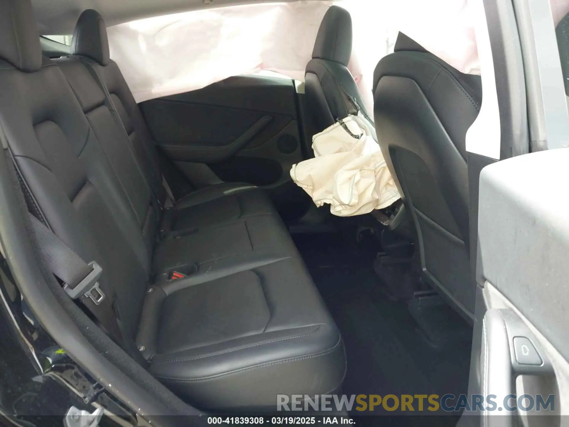 8 Photograph of a damaged car 7SAYGDEE1PF748426 TESLA MODEL Y 2023