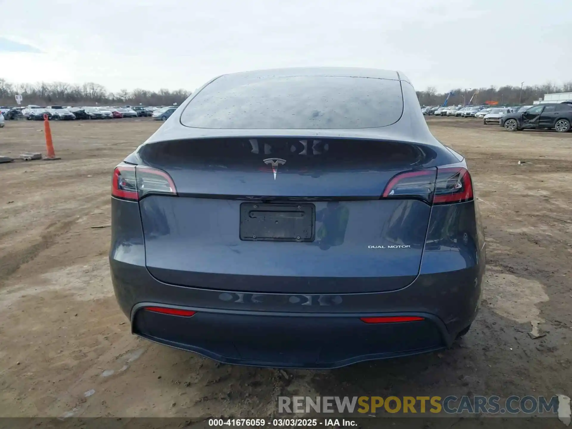 17 Photograph of a damaged car 7SAYGDEE1PF755666 TESLA MODEL Y 2023