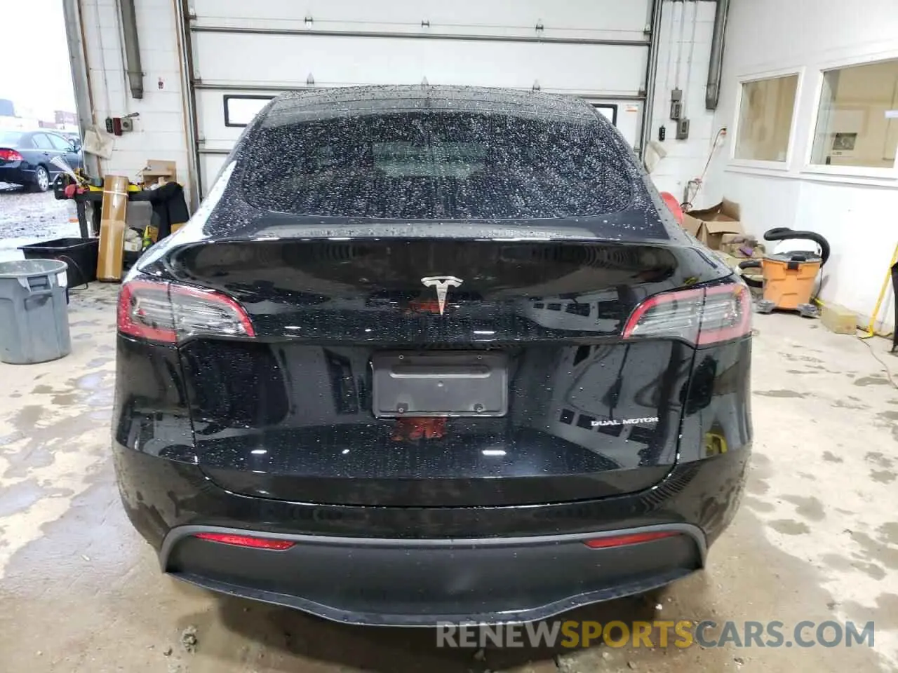 6 Photograph of a damaged car 7SAYGDEE1PF788912 TESLA MODEL Y 2023