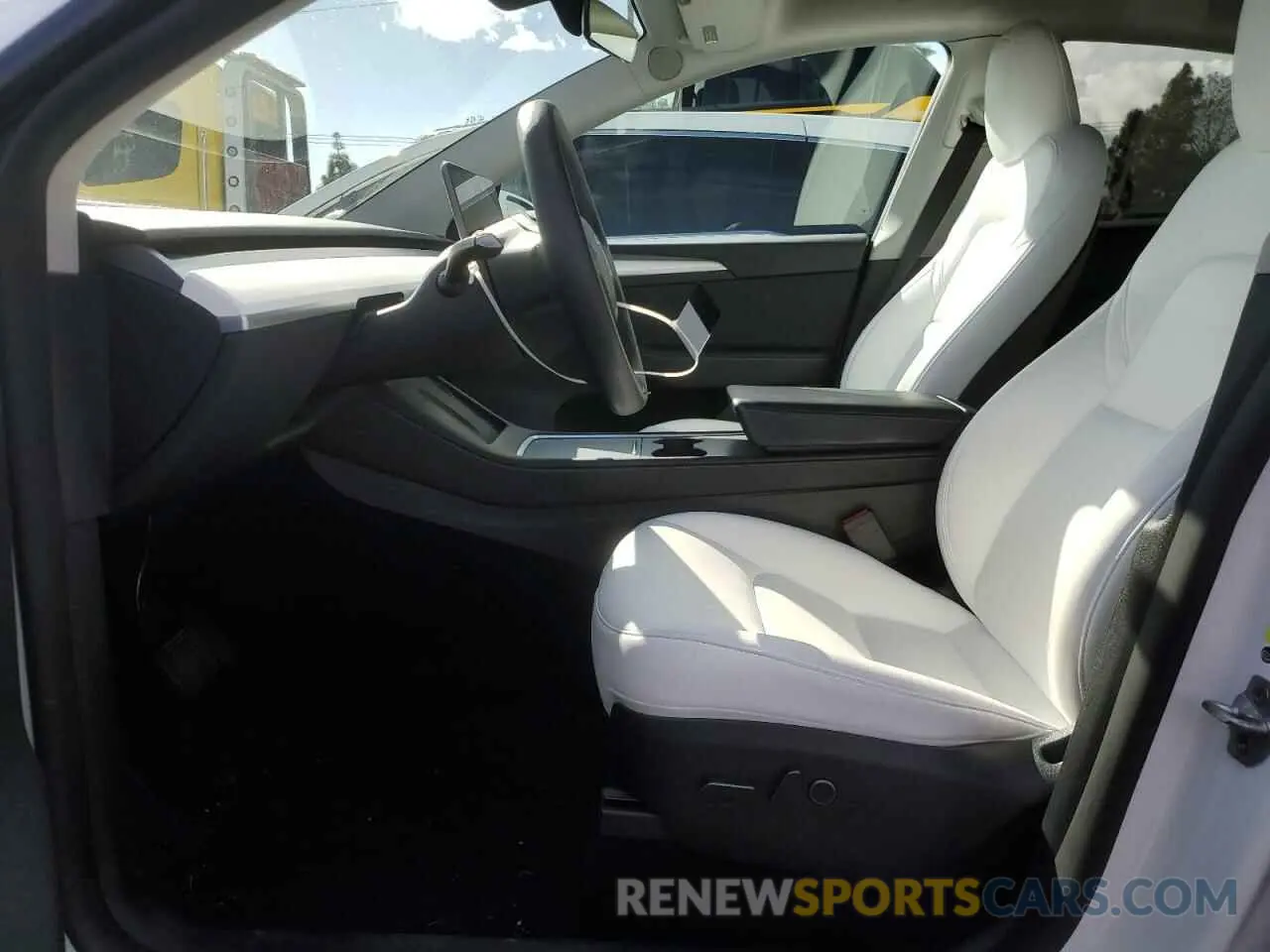 7 Photograph of a damaged car 7SAYGDEE1PF800458 TESLA MODEL Y 2023