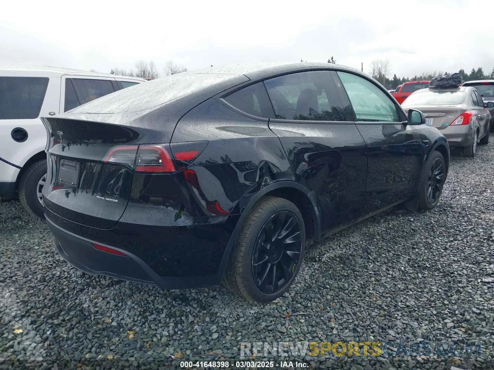 4 Photograph of a damaged car 7SAYGDEE1PF836506 TESLA MODEL Y 2023