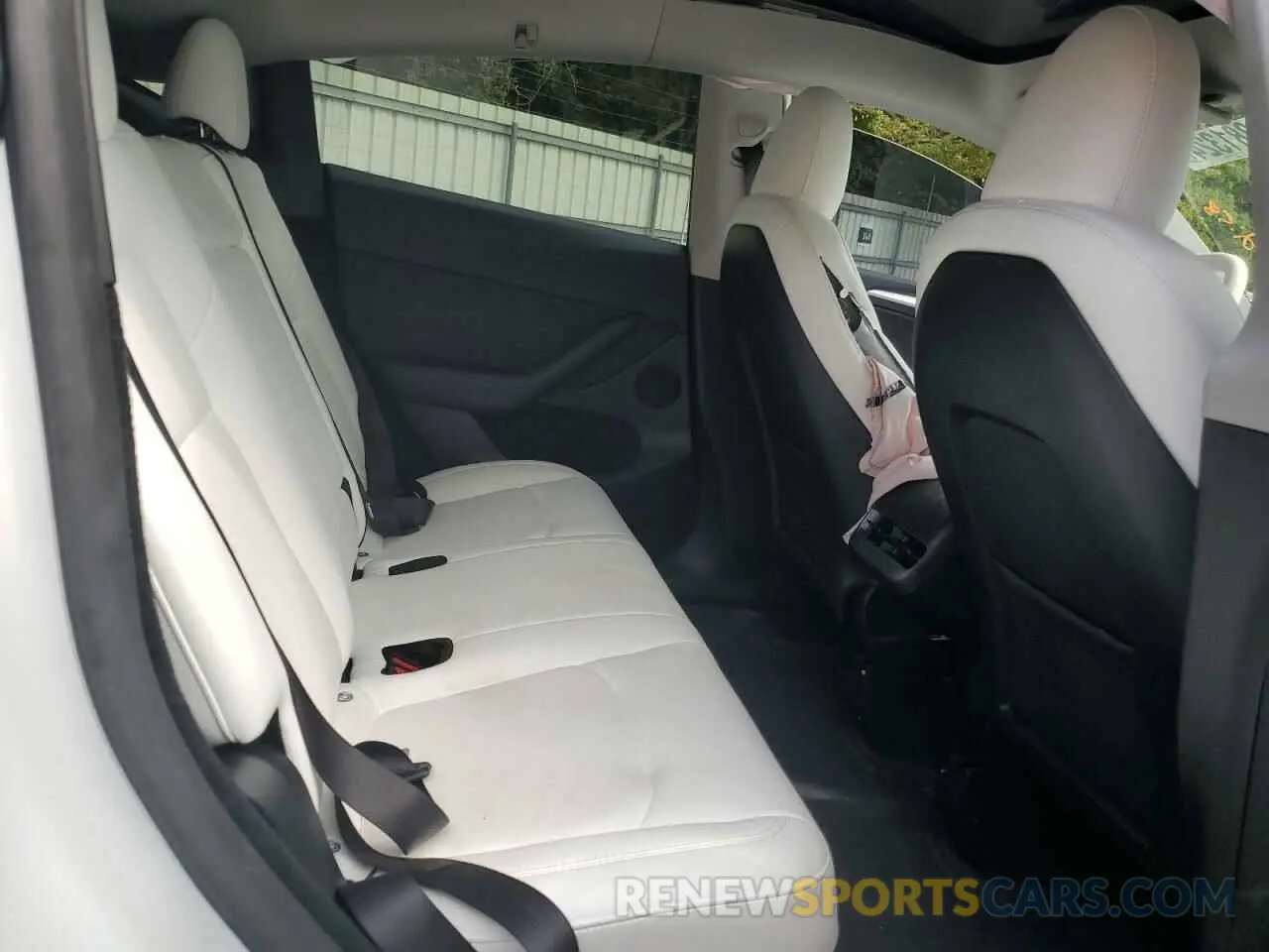 10 Photograph of a damaged car 7SAYGDEE1PF841656 TESLA MODEL Y 2023