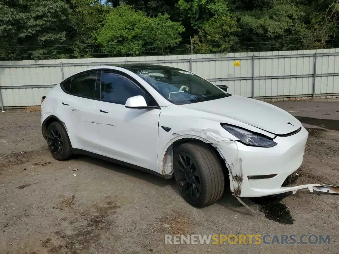 4 Photograph of a damaged car 7SAYGDEE1PF841656 TESLA MODEL Y 2023