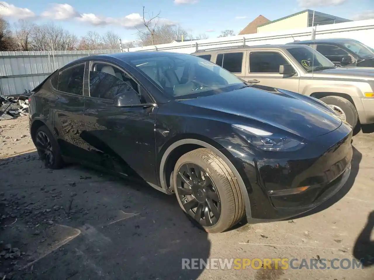 4 Photograph of a damaged car 7SAYGDEE1PF850759 TESLA MODEL Y 2023