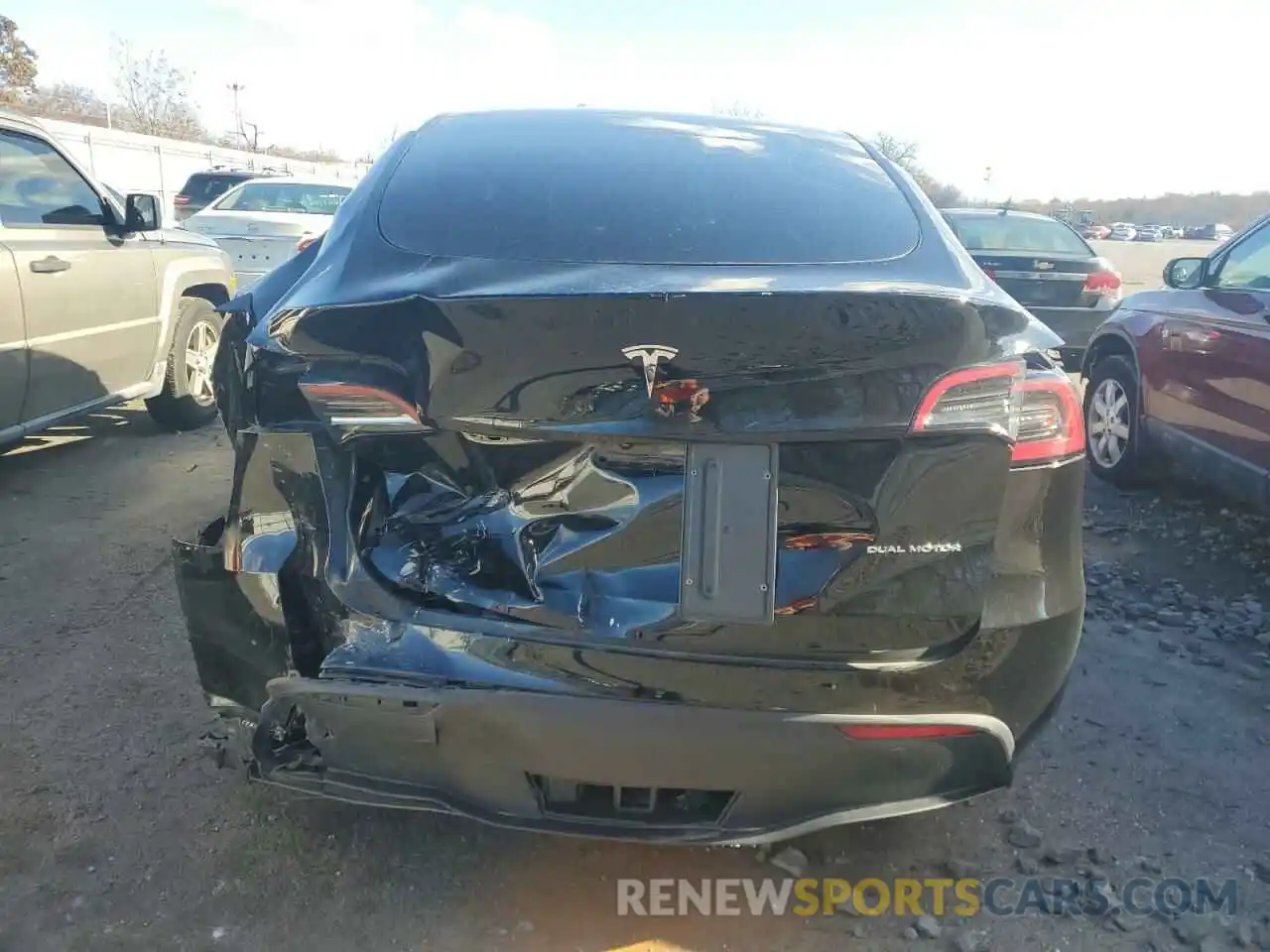 6 Photograph of a damaged car 7SAYGDEE1PF850759 TESLA MODEL Y 2023