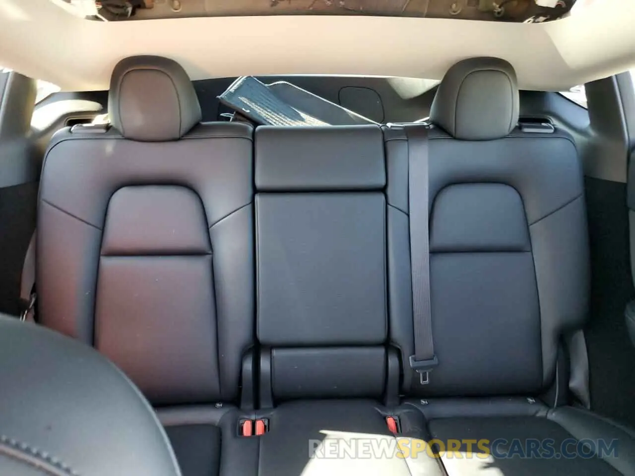 10 Photograph of a damaged car 7SAYGDEE1PF865195 TESLA MODEL Y 2023