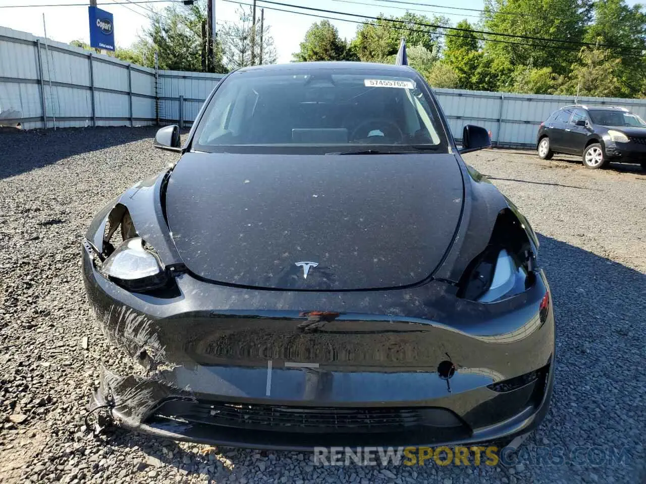 5 Photograph of a damaged car 7SAYGDEE1PF865195 TESLA MODEL Y 2023