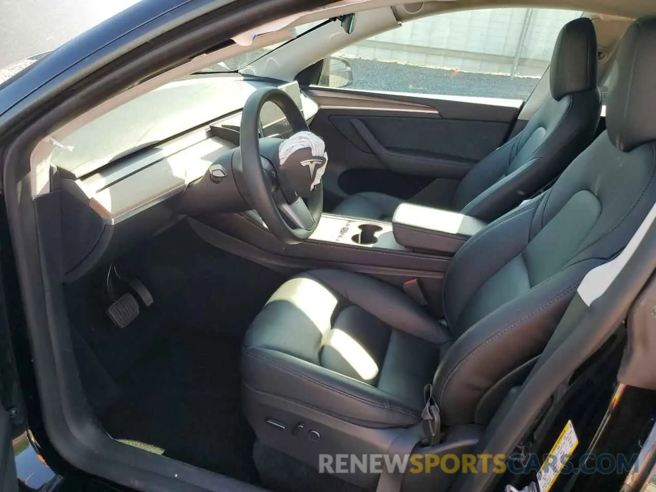 7 Photograph of a damaged car 7SAYGDEE1PF865195 TESLA MODEL Y 2023