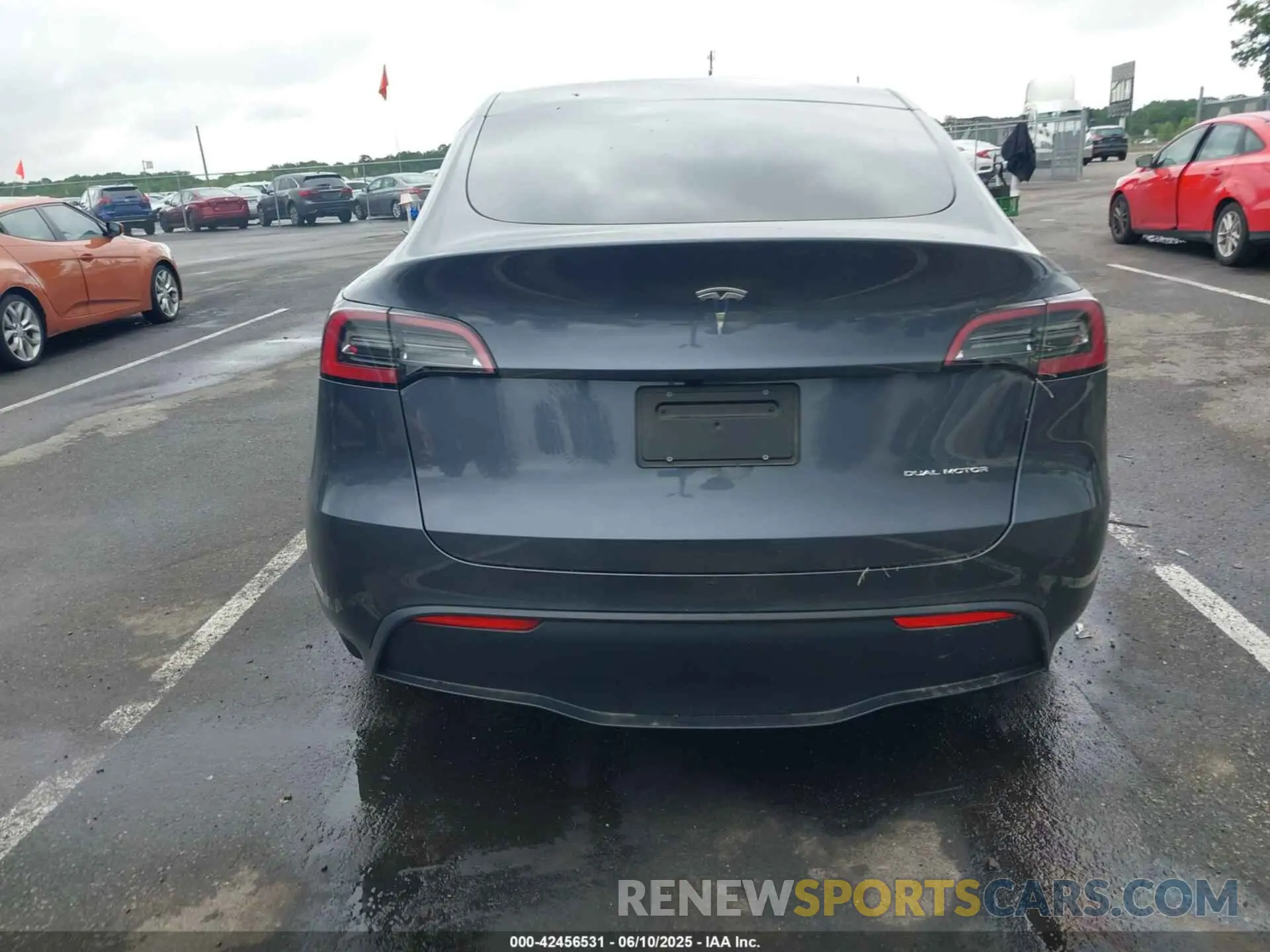 16 Photograph of a damaged car 7SAYGDEE1PF879016 TESLA MODEL Y 2023