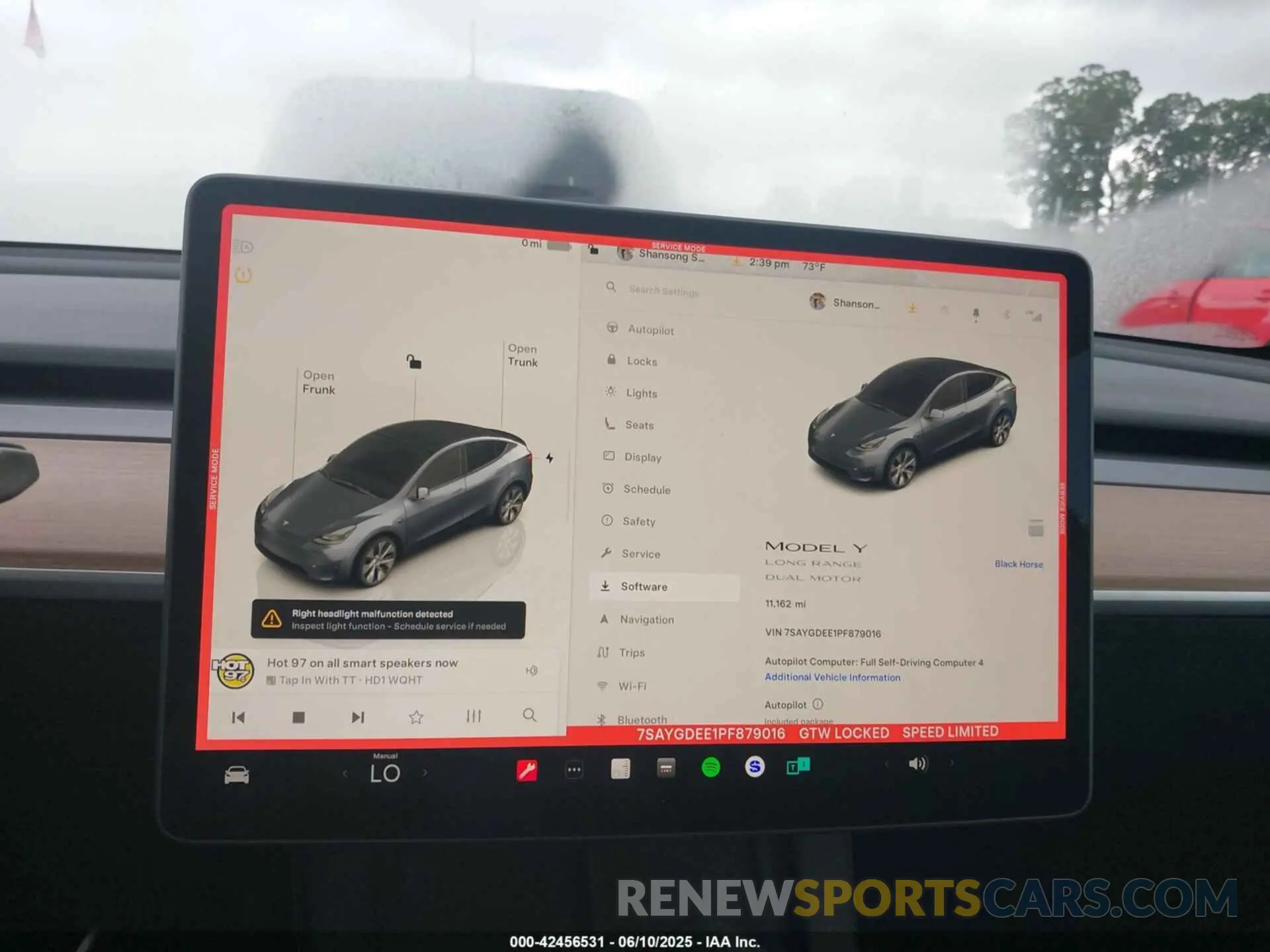 18 Photograph of a damaged car 7SAYGDEE1PF879016 TESLA MODEL Y 2023