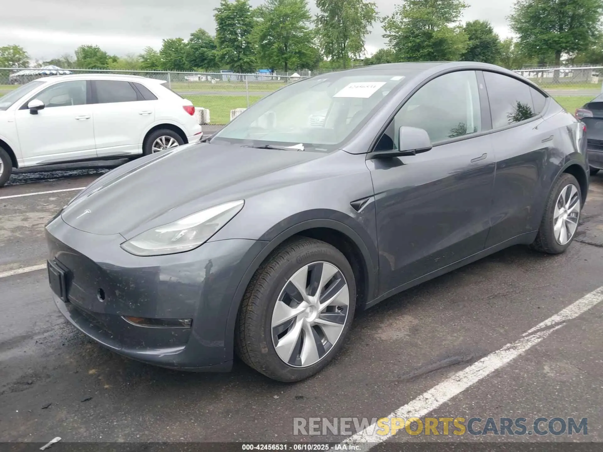 2 Photograph of a damaged car 7SAYGDEE1PF879016 TESLA MODEL Y 2023