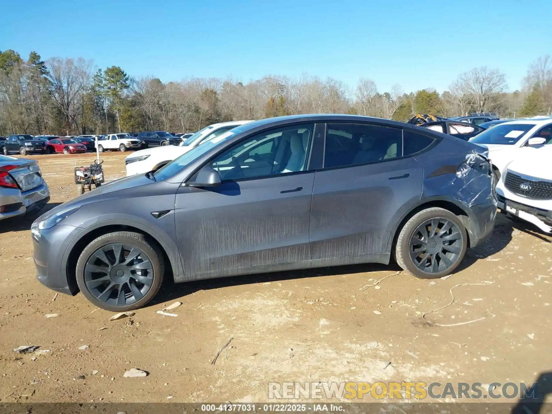 14 Photograph of a damaged car 7SAYGDEE1PF886371 TESLA MODEL Y 2023