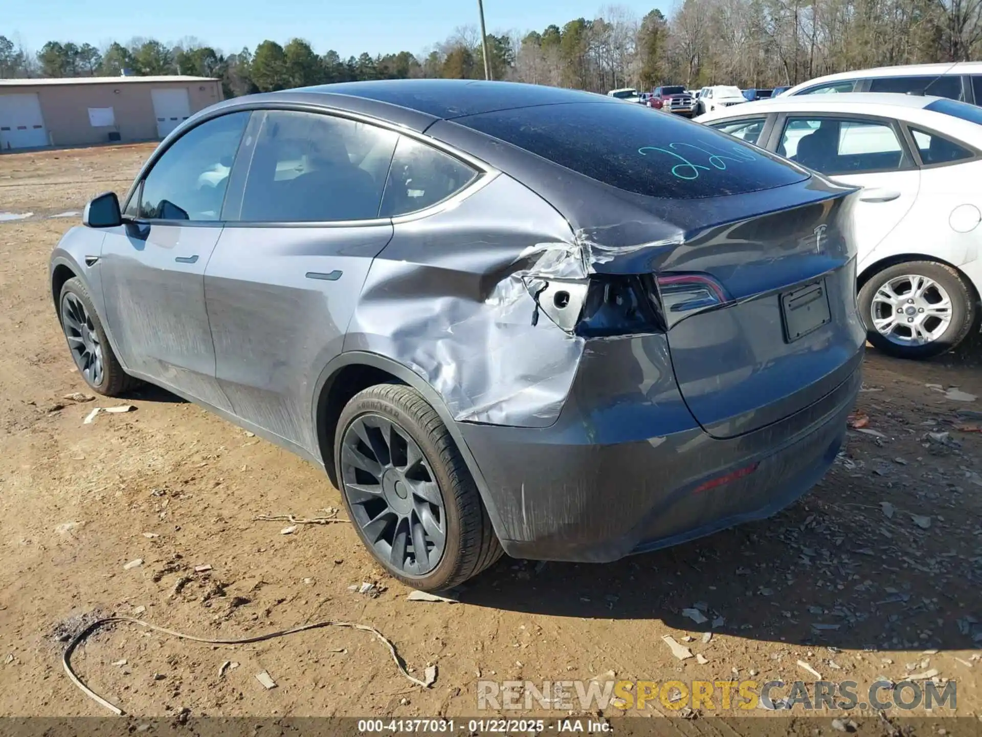 3 Photograph of a damaged car 7SAYGDEE1PF886371 TESLA MODEL Y 2023