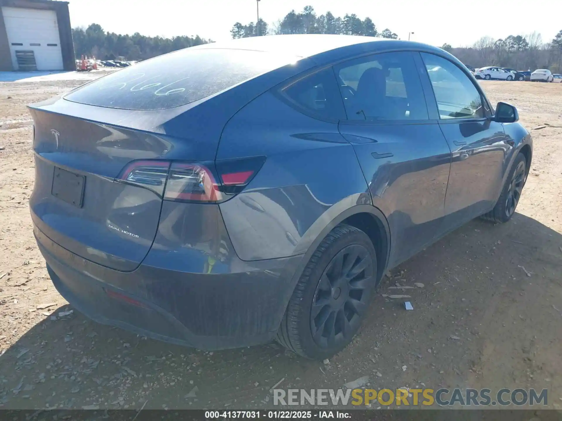 4 Photograph of a damaged car 7SAYGDEE1PF886371 TESLA MODEL Y 2023