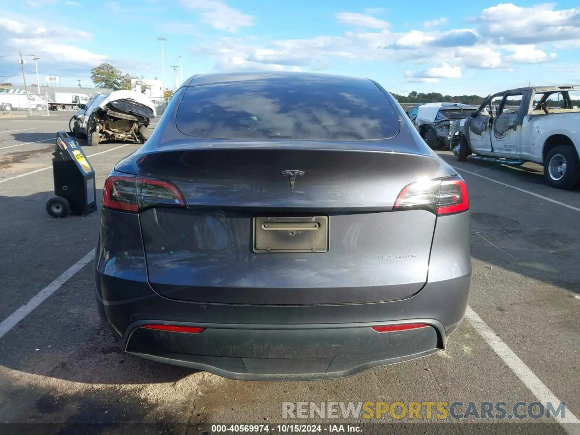 16 Photograph of a damaged car 7SAYGDEE1PF891960 TESLA MODEL Y 2023