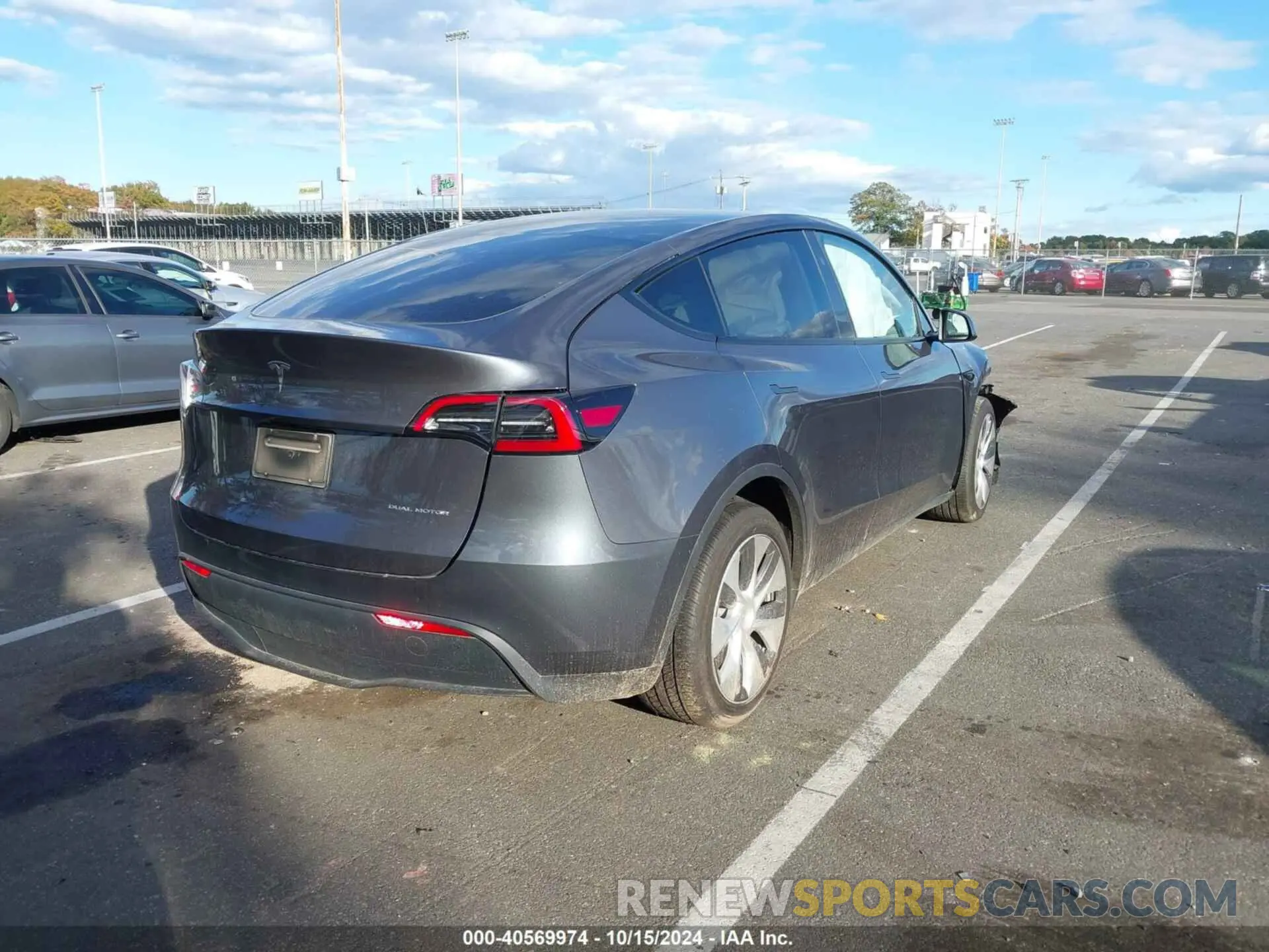 4 Photograph of a damaged car 7SAYGDEE1PF891960 TESLA MODEL Y 2023