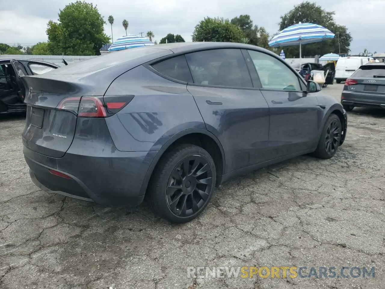 3 Photograph of a damaged car 7SAYGDEE1PF899301 TESLA MODEL Y 2023