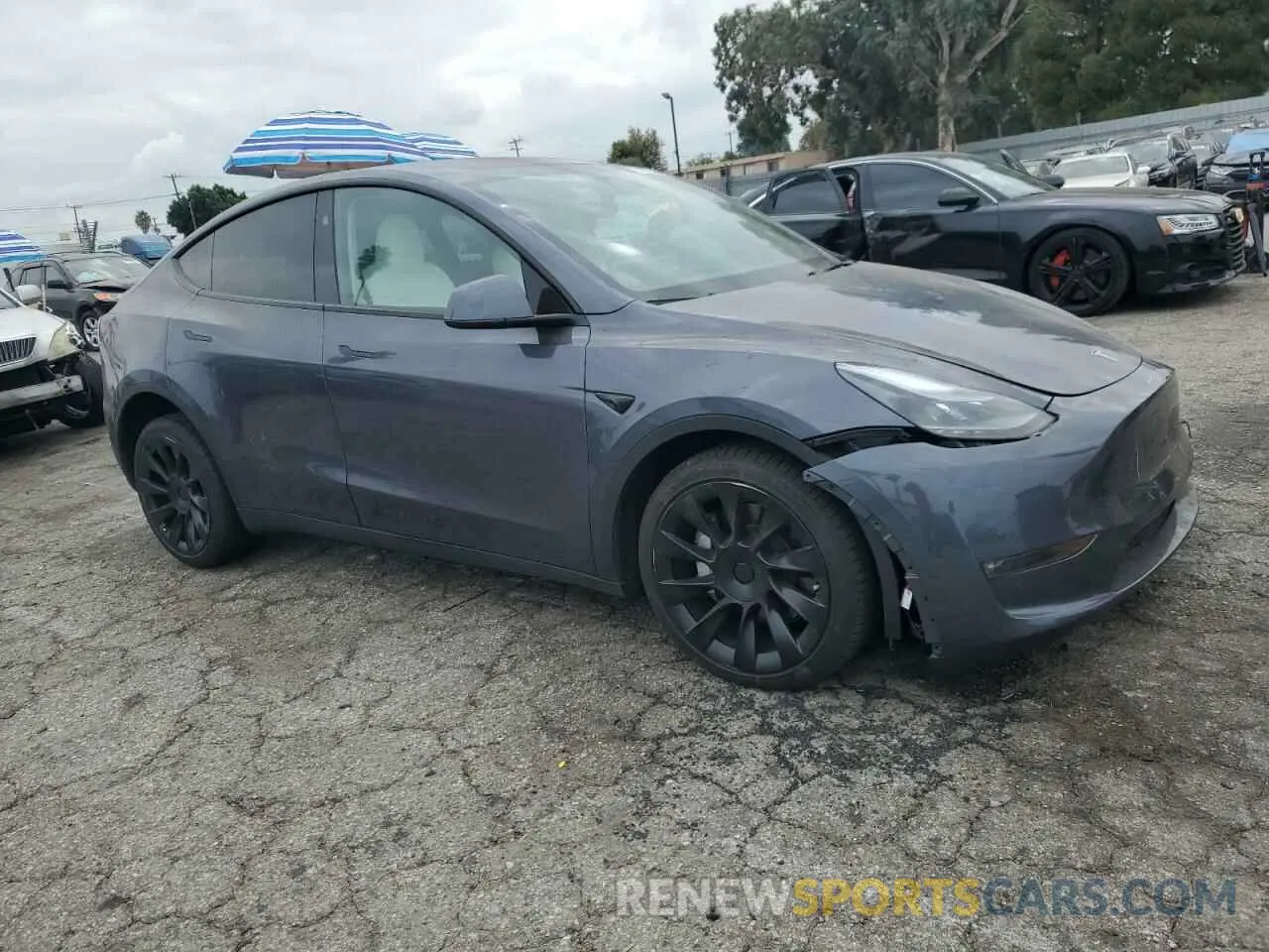 4 Photograph of a damaged car 7SAYGDEE1PF899301 TESLA MODEL Y 2023