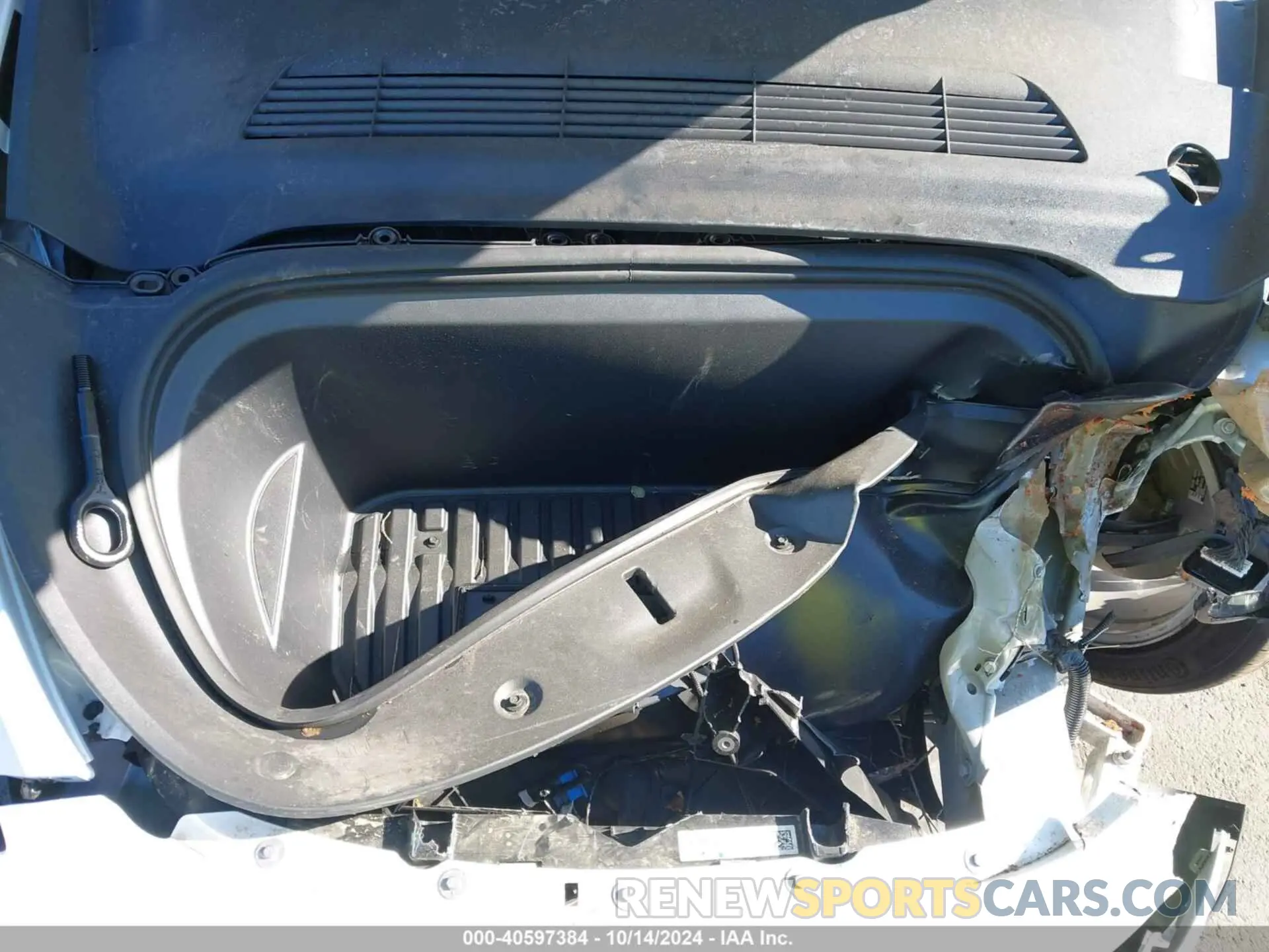 10 Photograph of a damaged car 7SAYGDEE1PF920924 TESLA MODEL Y 2023