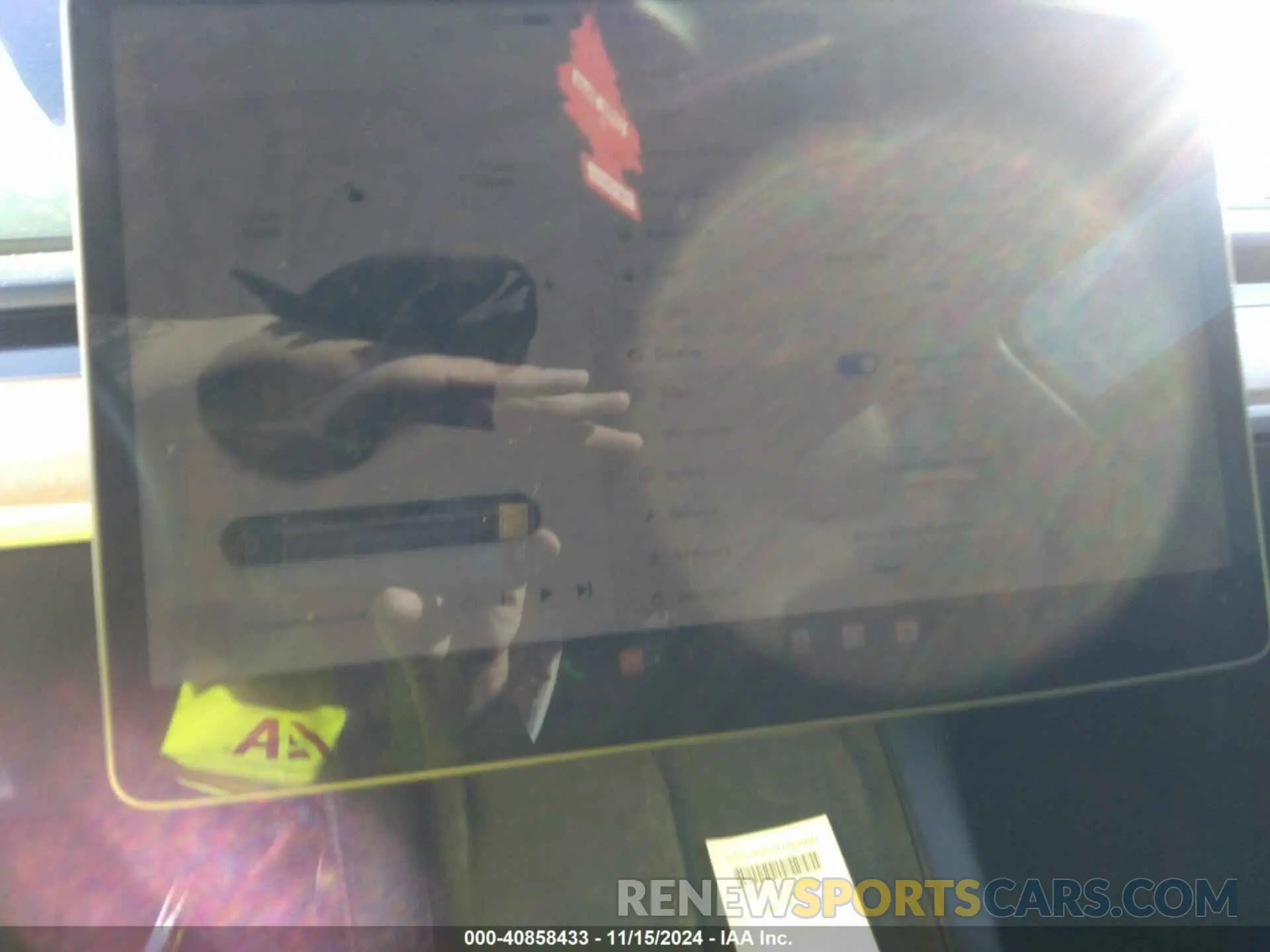 7 Photograph of a damaged car 7SAYGDEE1PF921037 TESLA MODEL Y 2023