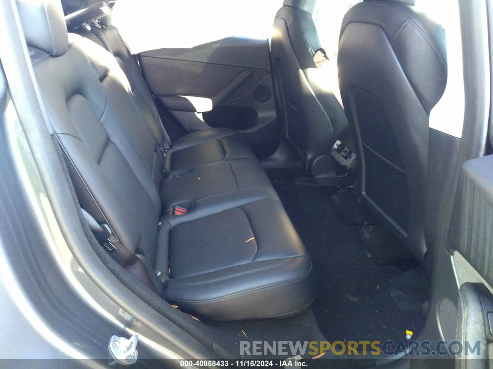 8 Photograph of a damaged car 7SAYGDEE1PF921037 TESLA MODEL Y 2023
