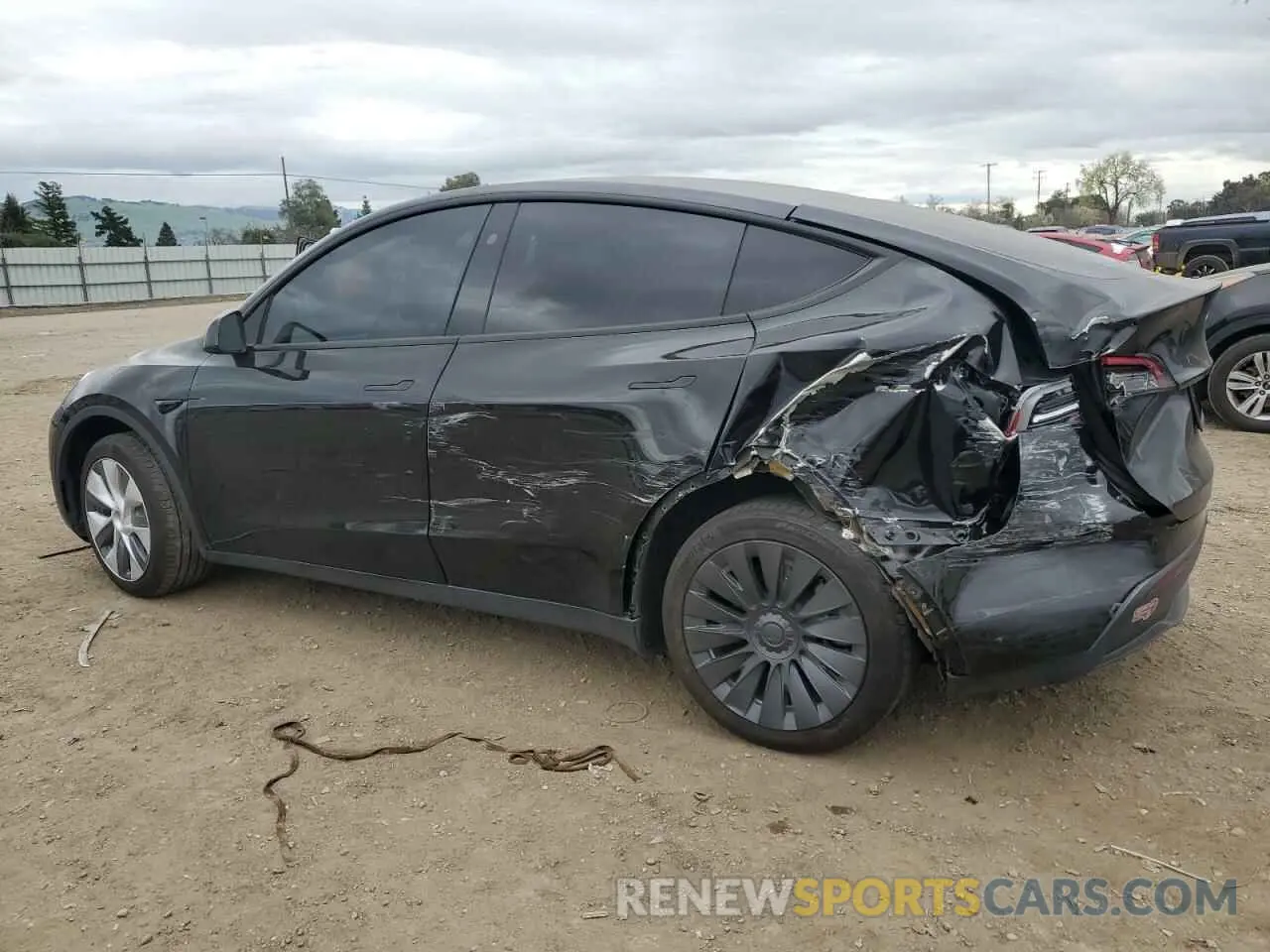 2 Photograph of a damaged car 7SAYGDEE1PF923998 TESLA MODEL Y 2023