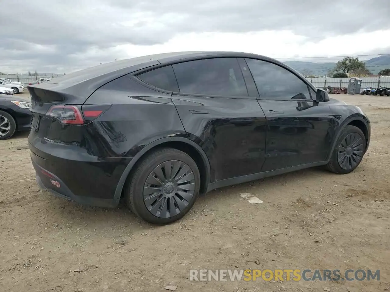 3 Photograph of a damaged car 7SAYGDEE1PF923998 TESLA MODEL Y 2023