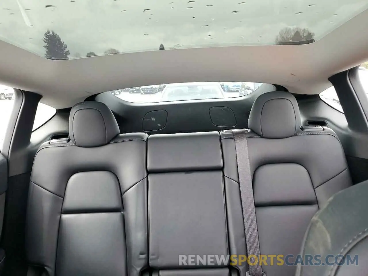10 Photograph of a damaged car 7SAYGDEE1PF937867 TESLA MODEL Y 2023