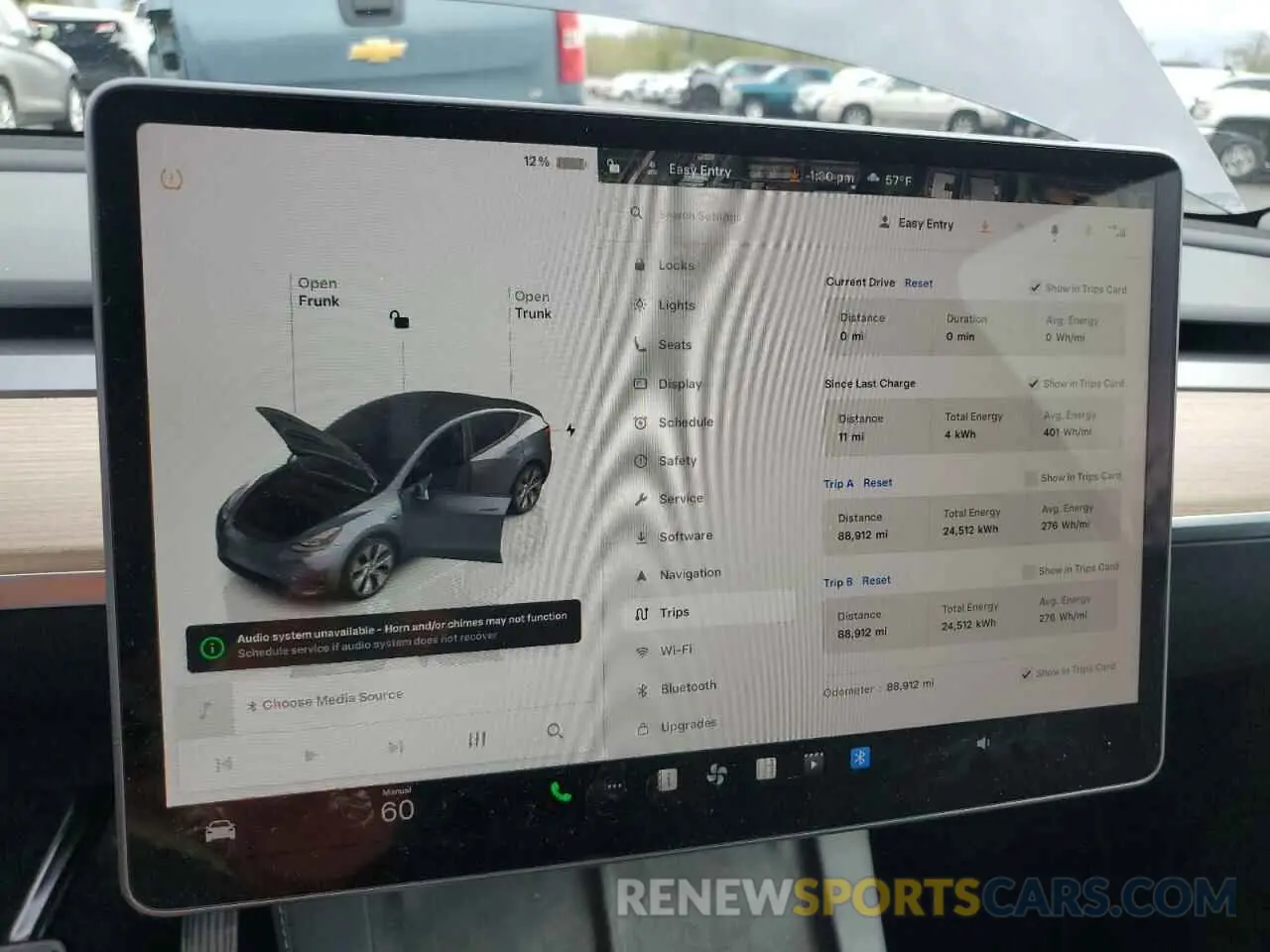 9 Photograph of a damaged car 7SAYGDEE1PF937867 TESLA MODEL Y 2023