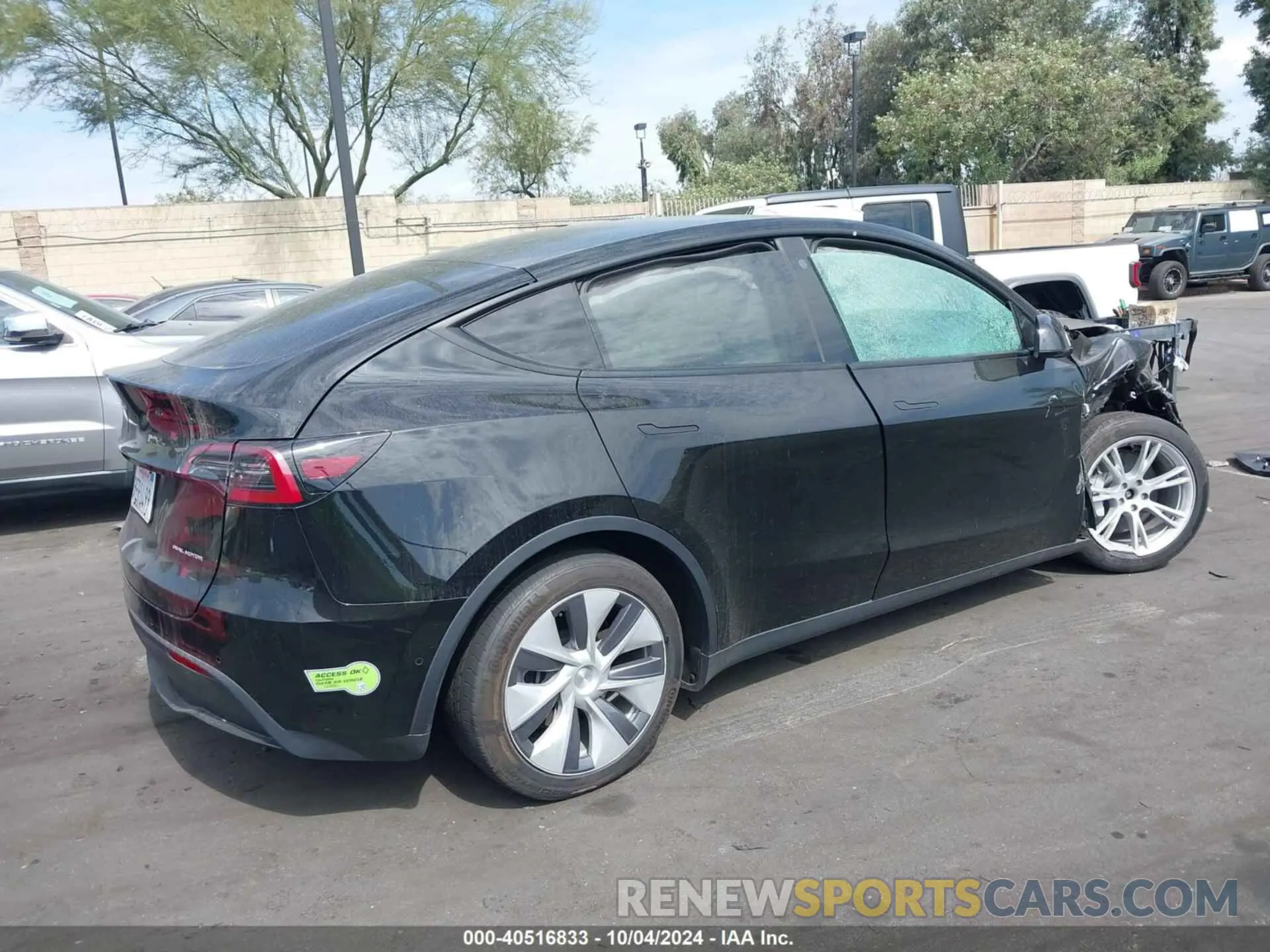 4 Photograph of a damaged car 7SAYGDEE2PA022992 TESLA MODEL Y 2023