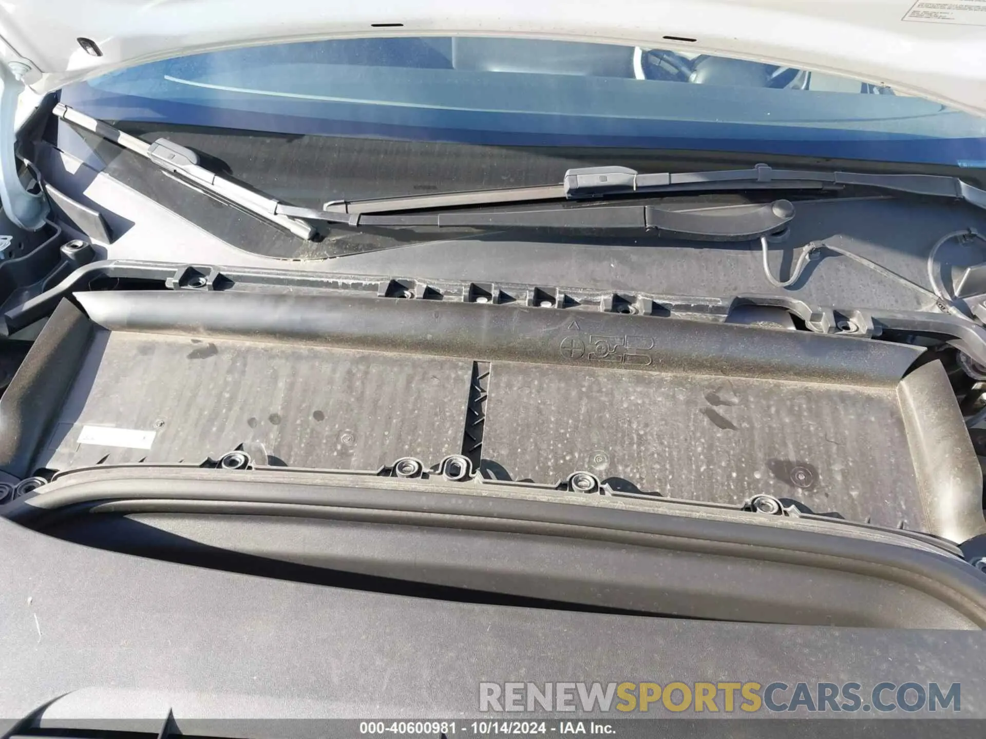 10 Photograph of a damaged car 7SAYGDEE2PA024869 TESLA MODEL Y 2023