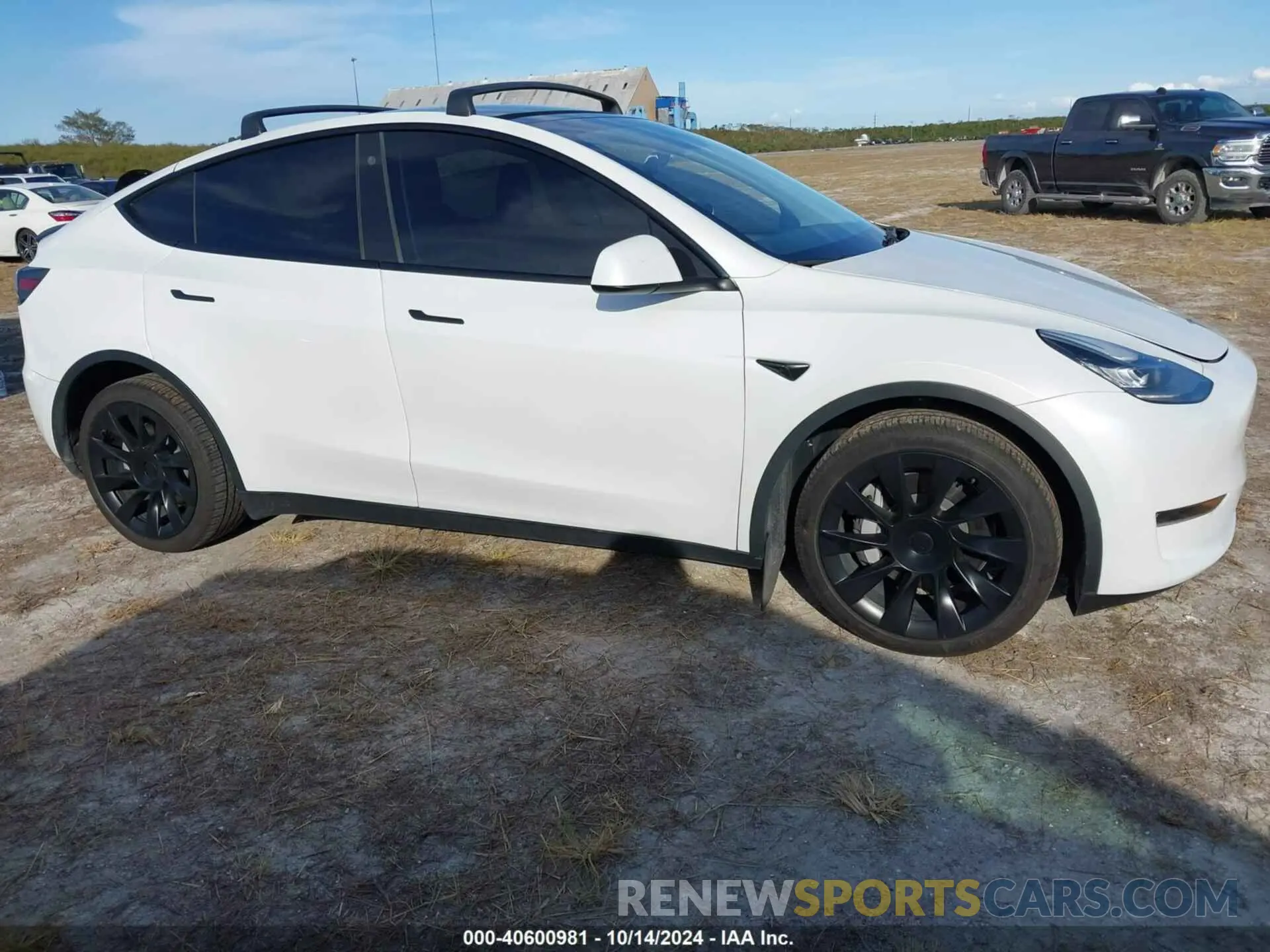 13 Photograph of a damaged car 7SAYGDEE2PA024869 TESLA MODEL Y 2023