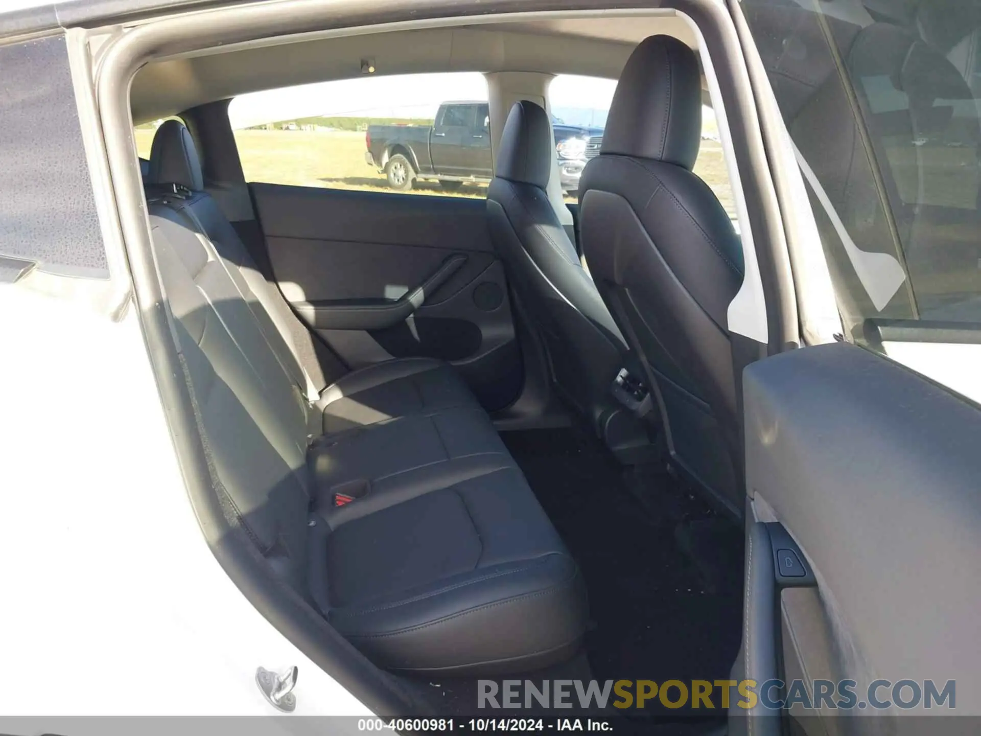 8 Photograph of a damaged car 7SAYGDEE2PA024869 TESLA MODEL Y 2023