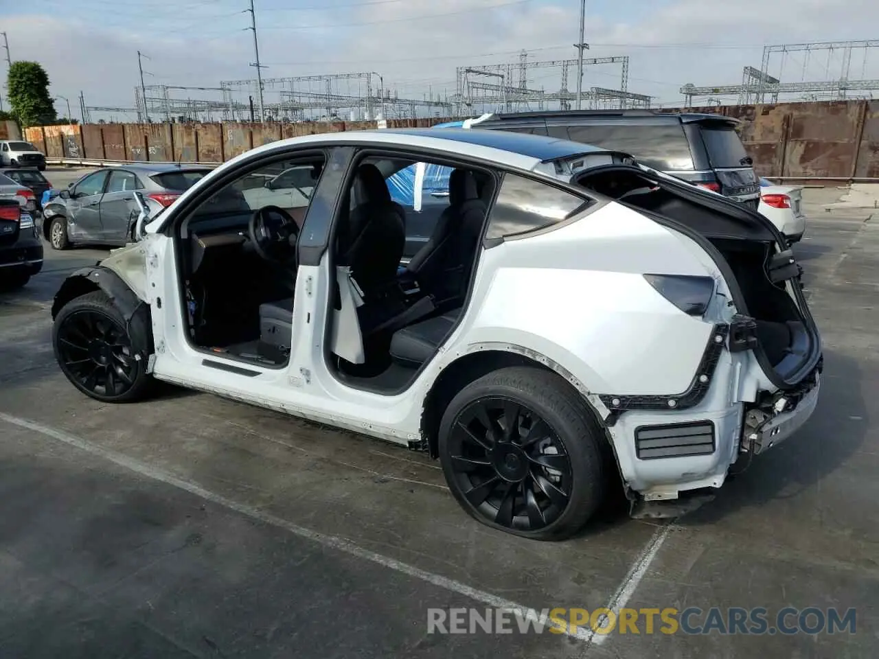 2 Photograph of a damaged car 7SAYGDEE2PA025536 TESLA MODEL Y 2023