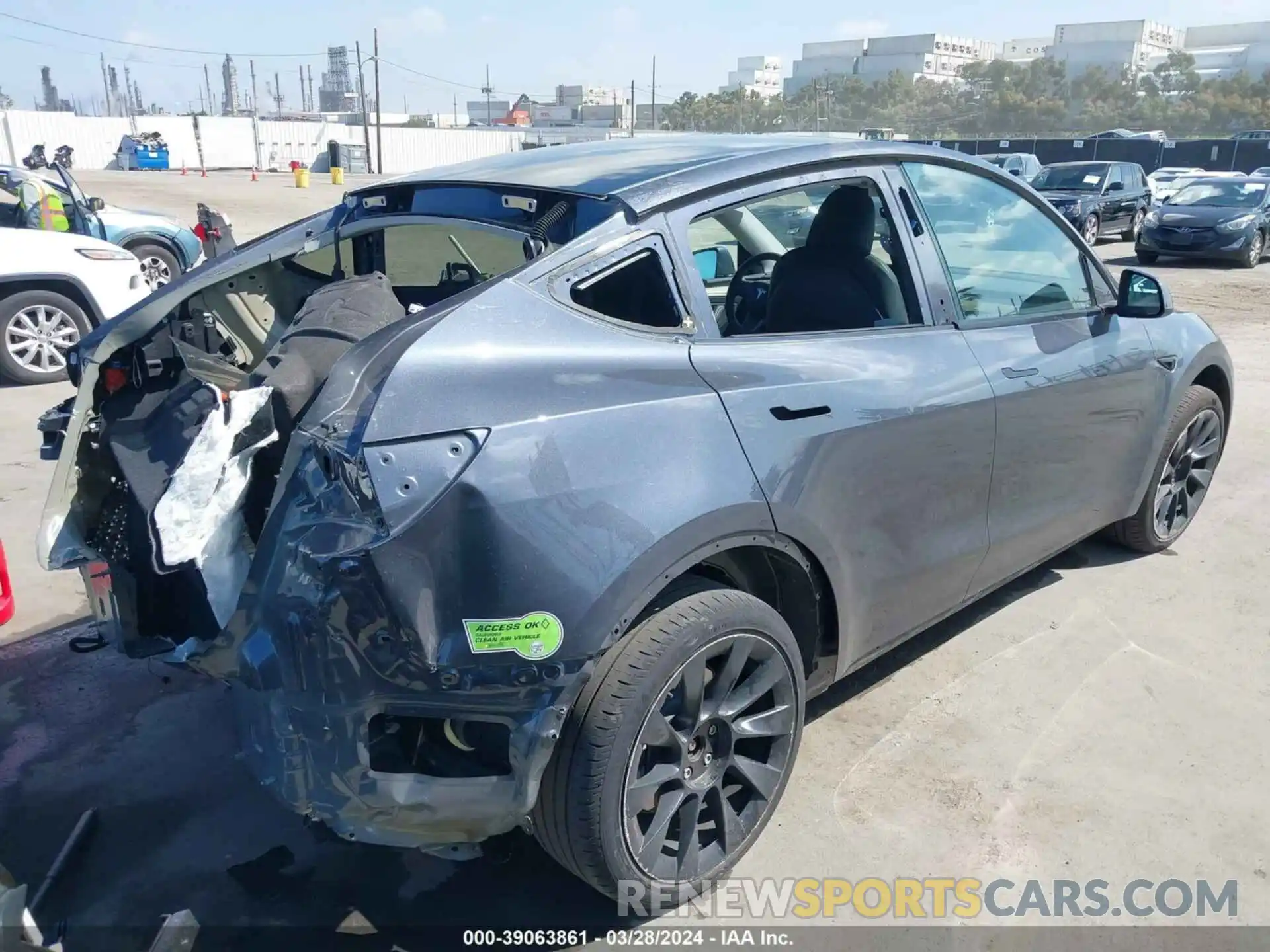 4 Photograph of a damaged car 7SAYGDEE2PA030414 TESLA MODEL Y 2023