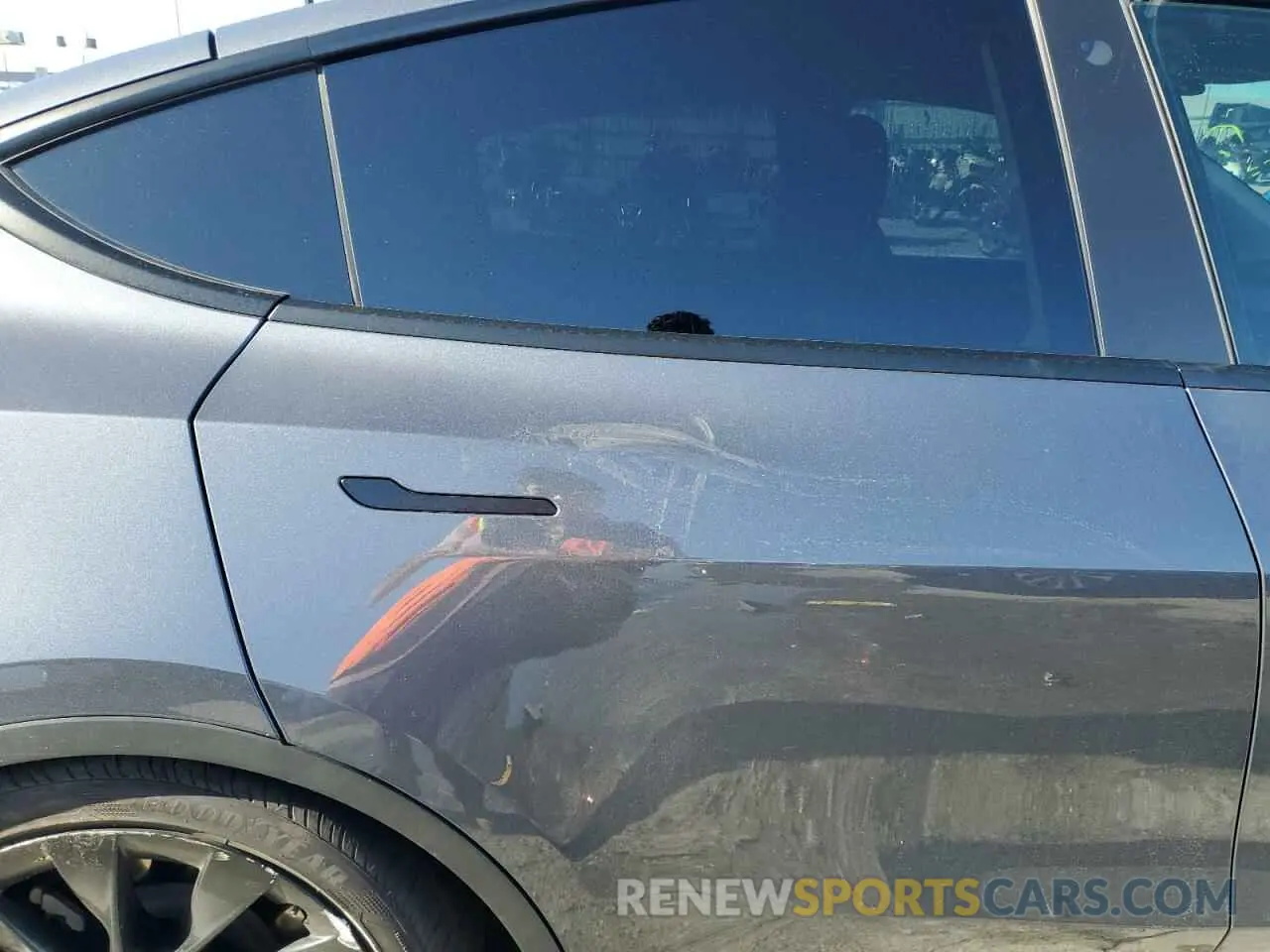 11 Photograph of a damaged car 7SAYGDEE2PA047794 TESLA MODEL Y 2023