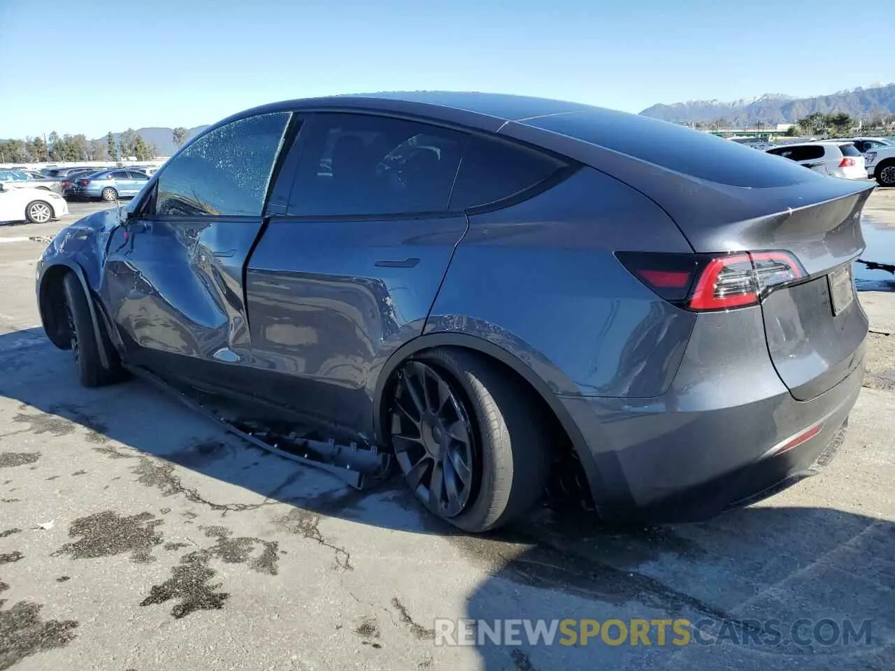 2 Photograph of a damaged car 7SAYGDEE2PA047794 TESLA MODEL Y 2023