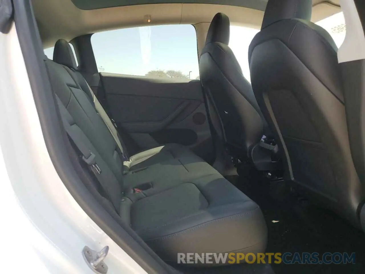 10 Photograph of a damaged car 7SAYGDEE2PA061792 TESLA MODEL Y 2023