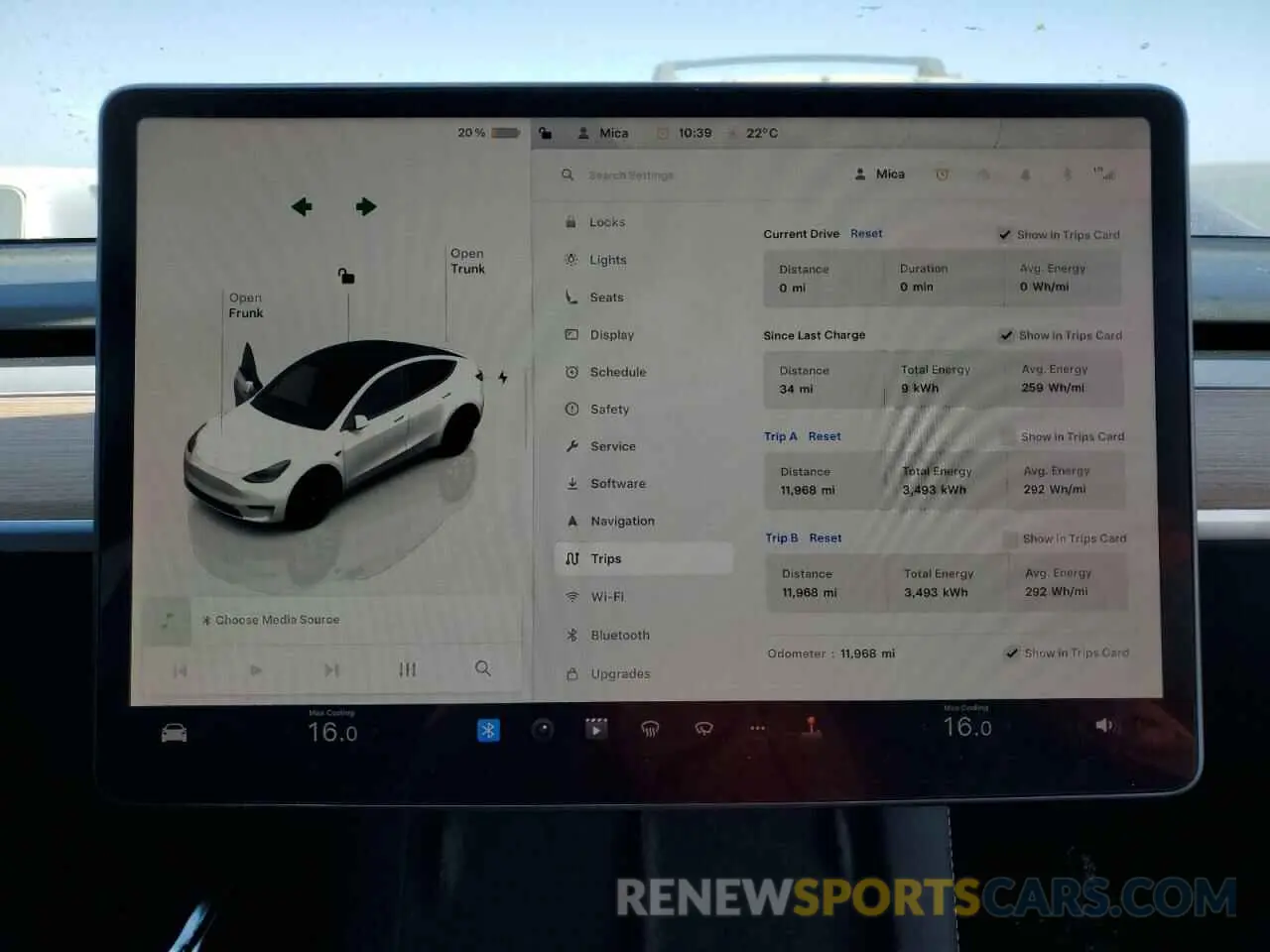 9 Photograph of a damaged car 7SAYGDEE2PA061792 TESLA MODEL Y 2023