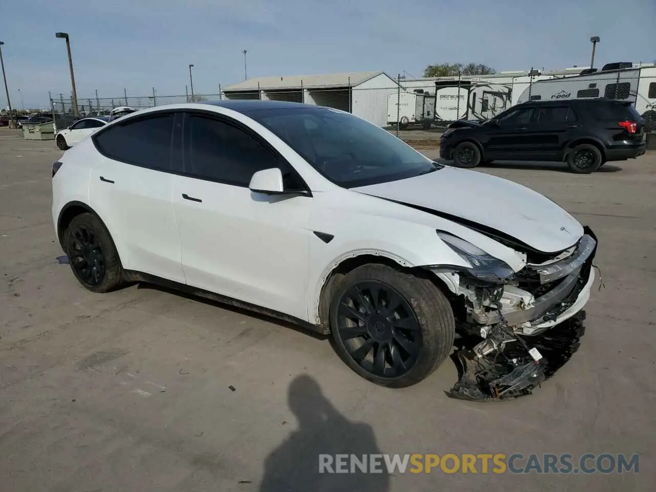 4 Photograph of a damaged car 7SAYGDEE2PA065048 TESLA MODEL Y 2023