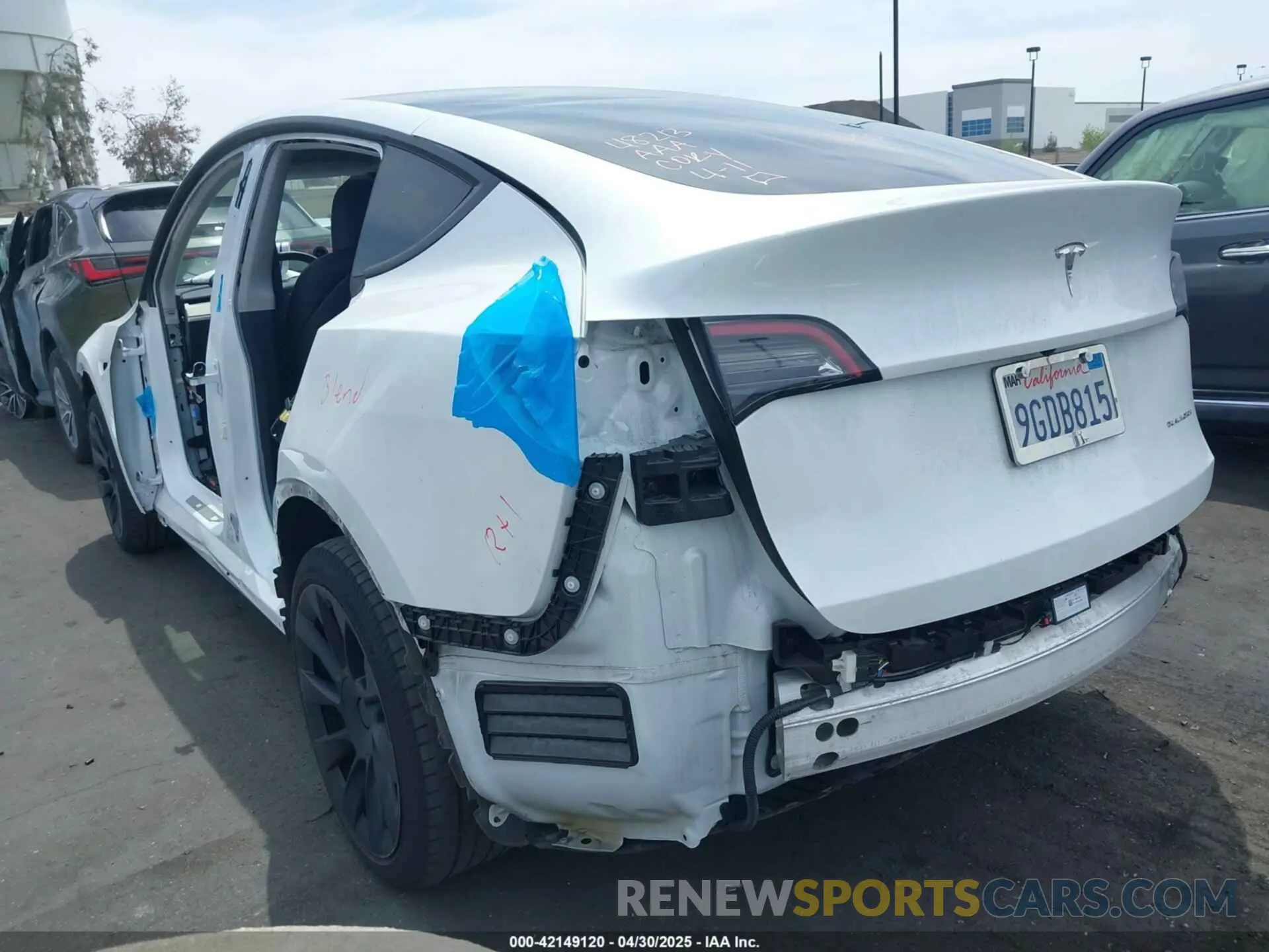3 Photograph of a damaged car 7SAYGDEE2PA071609 TESLA MODEL Y 2023