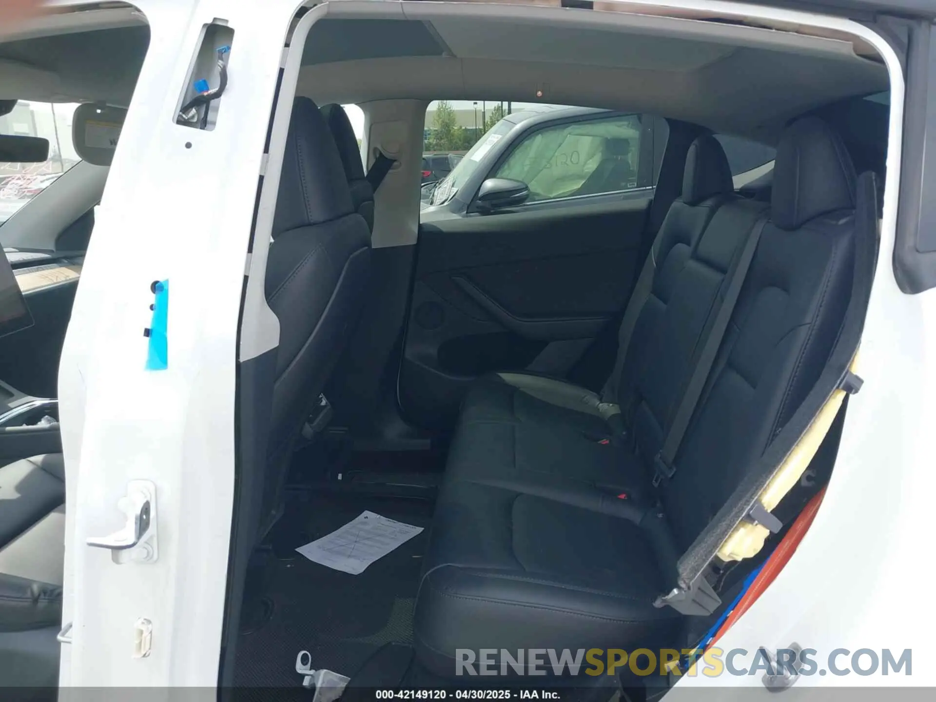 8 Photograph of a damaged car 7SAYGDEE2PA071609 TESLA MODEL Y 2023
